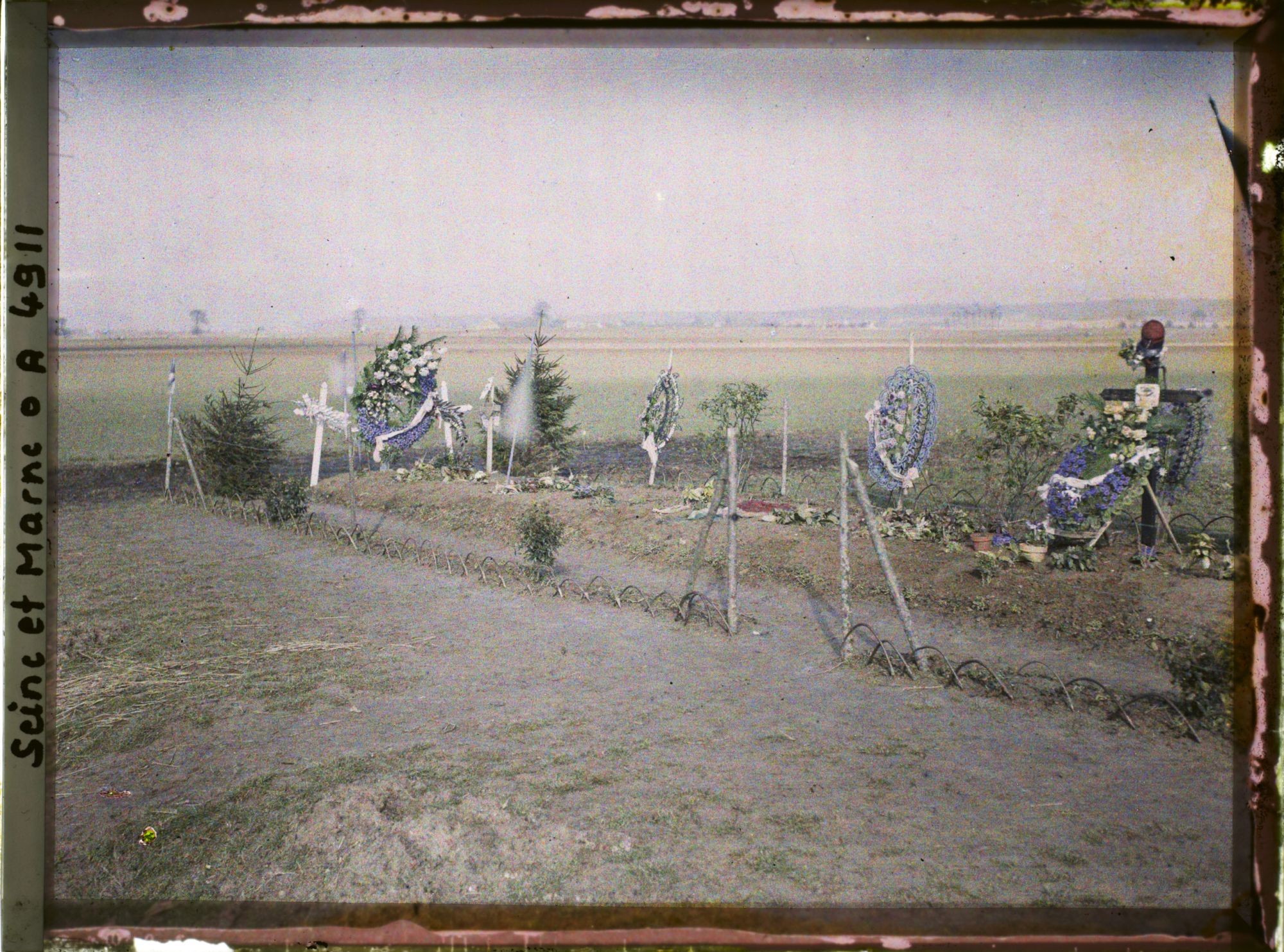 Image représentant France, Entre Villeroy et Neufmontiers. Un ensemble de la Tombe de Péguy
