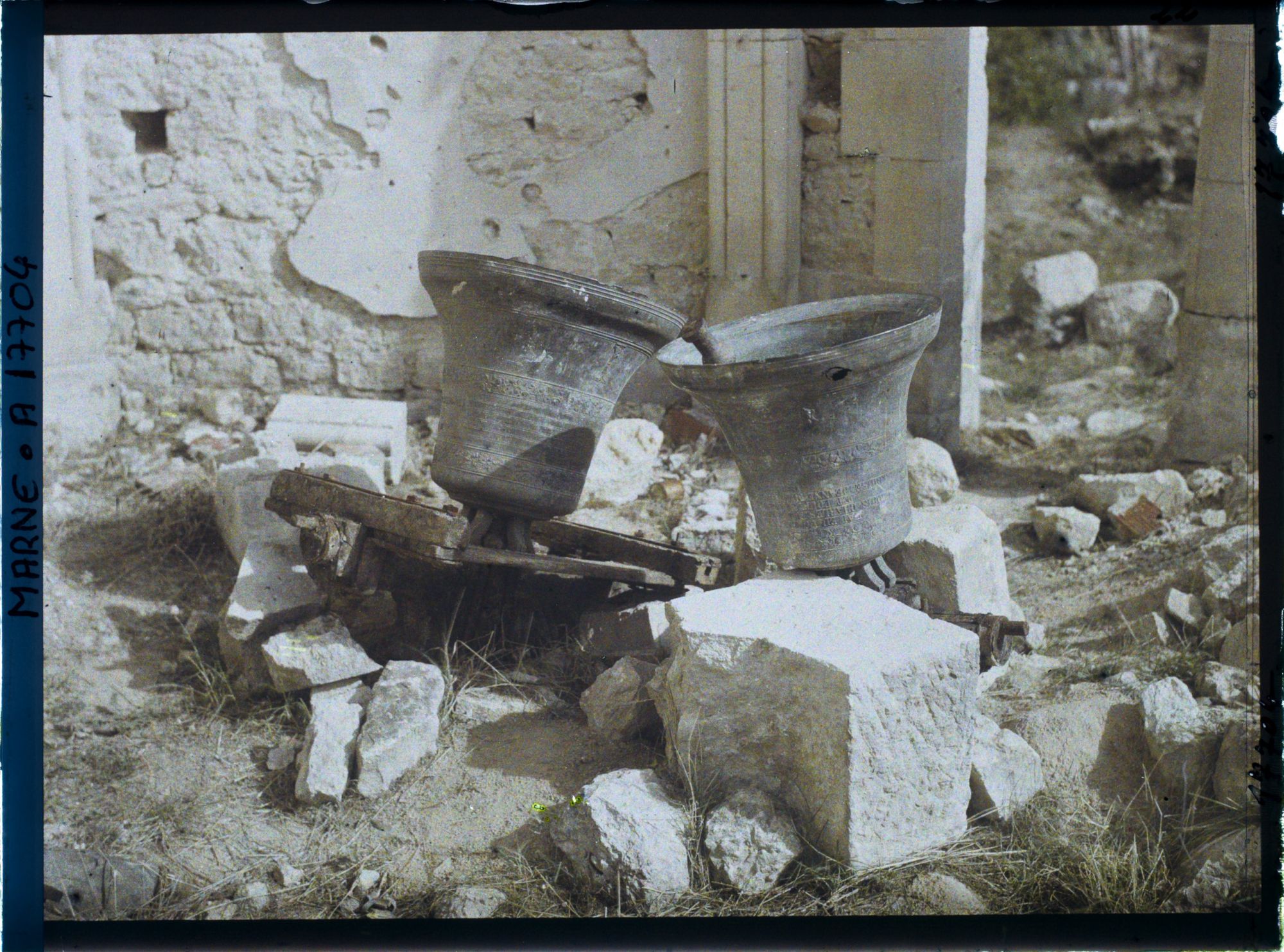 Image représentant Thil, Cloches de l'Eglise