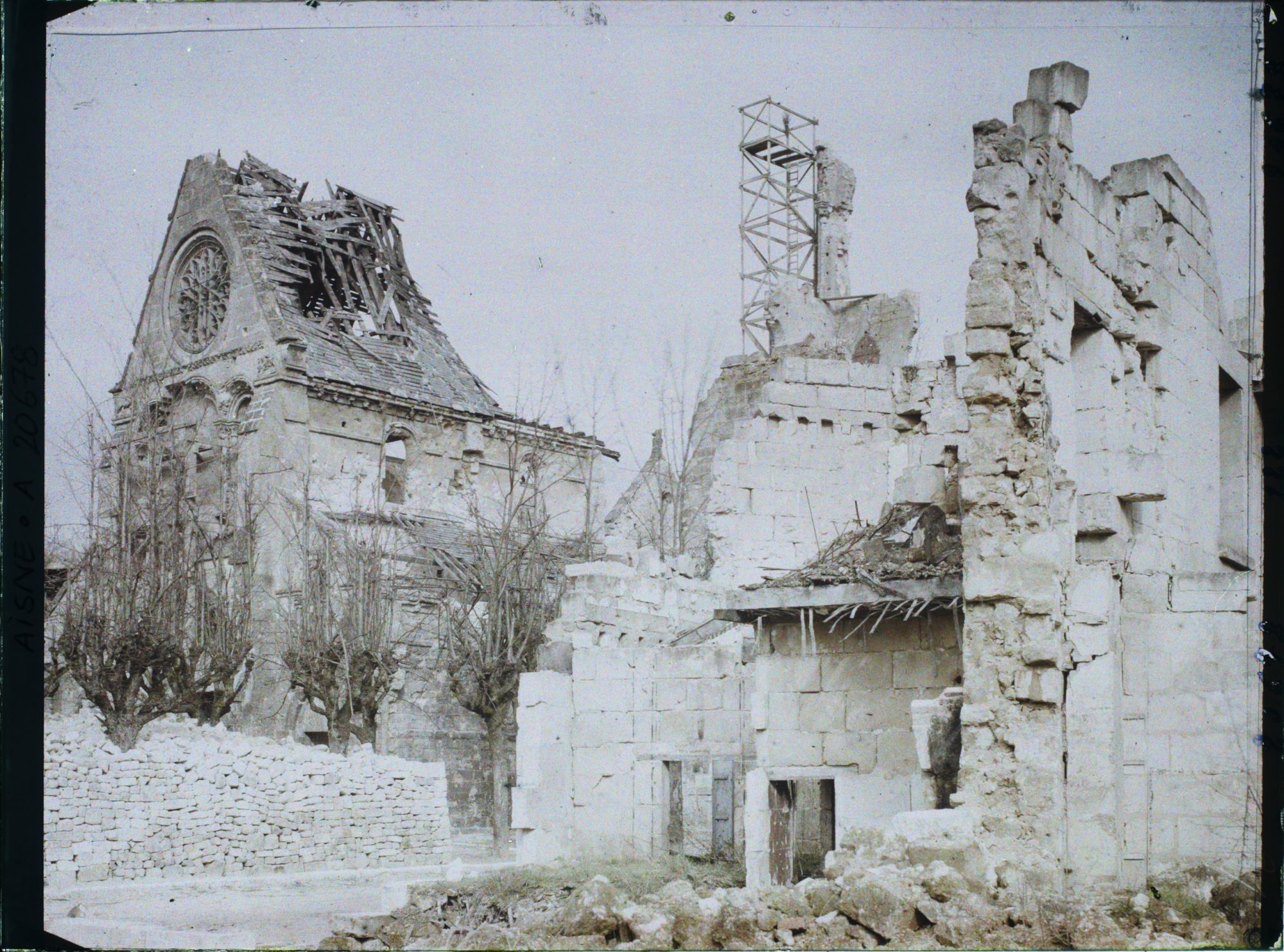 Image représentant France, Vailly, Eglise Sud Ouest