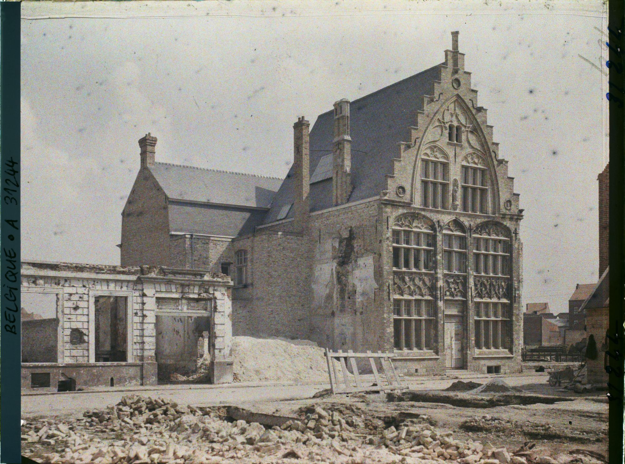 Image représentant Belgique, Ypres, La Maison Biebuygk reconstruite