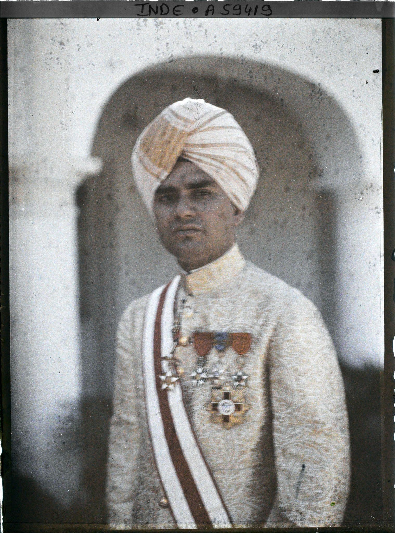 Image représentant Portrait en buste du sirdar Dass, ministre et conseiller personnel du maharadja de Kapurthala