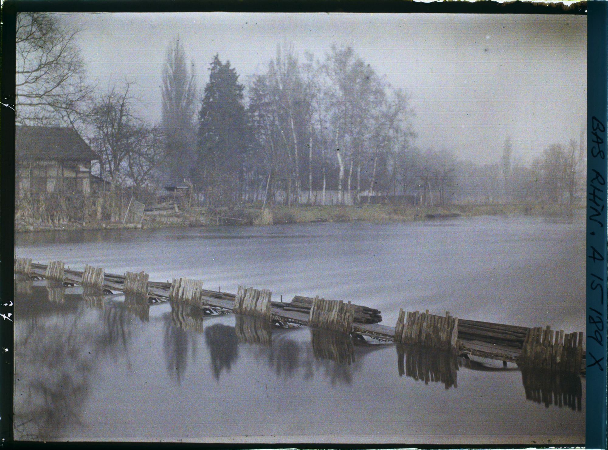 Image représentant France Alsace, Strasbourg, Le barrage de l'Ill près de la Porte de la Robertsau