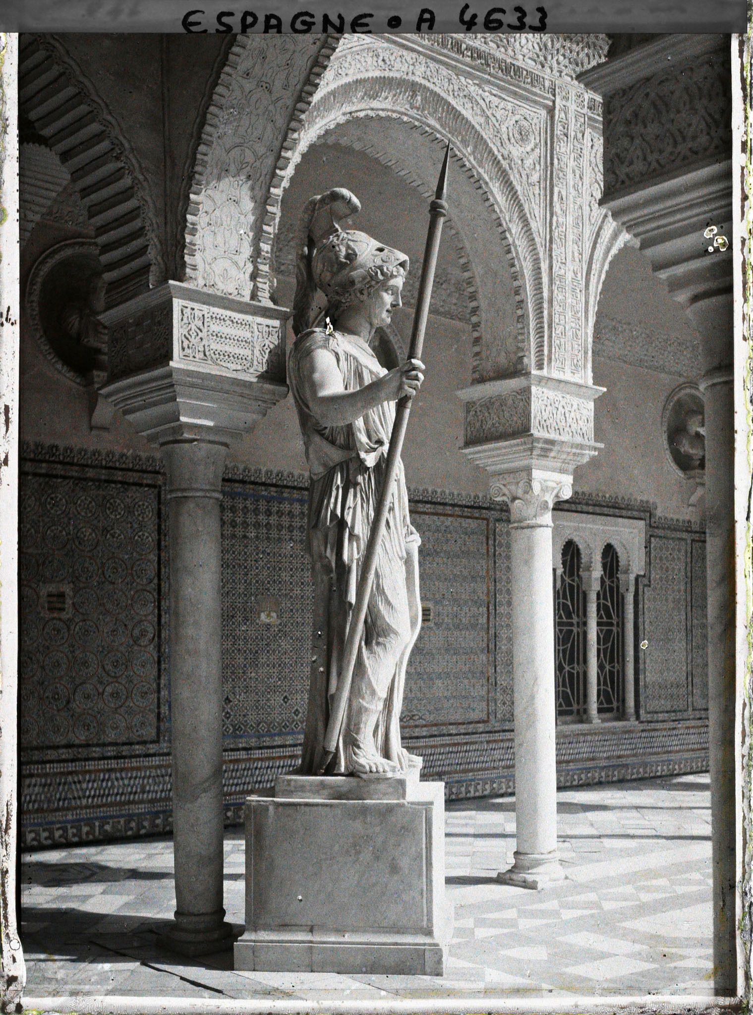 Image représentant Espagne, Séville, Pallas (Patio de la Mon de Pilatos)