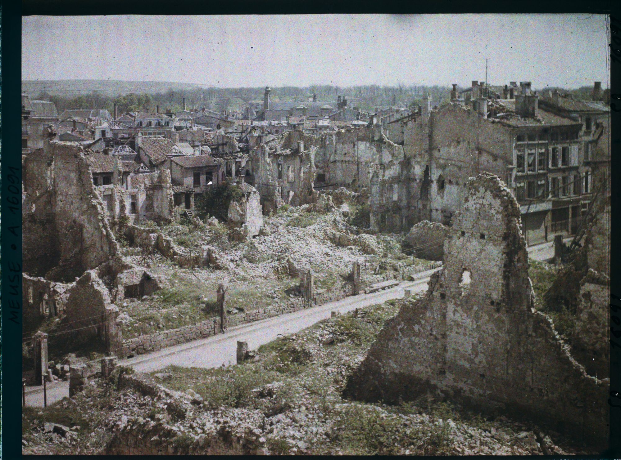 Image représentant France, Verdun, Vue Prise de la Place de la Magdeleine
