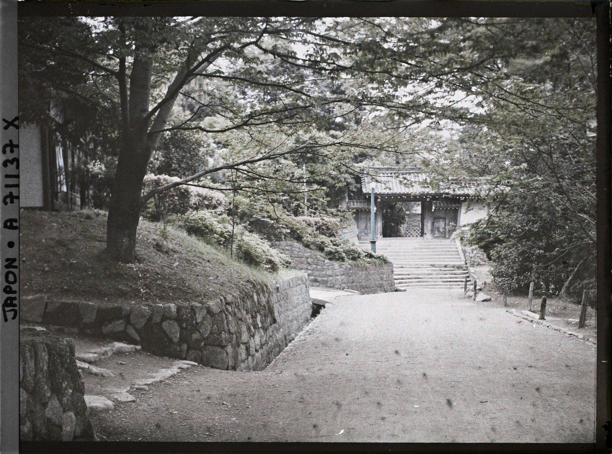 Image représentant Peut-être les abords du Temple Shoren-in ou Awata