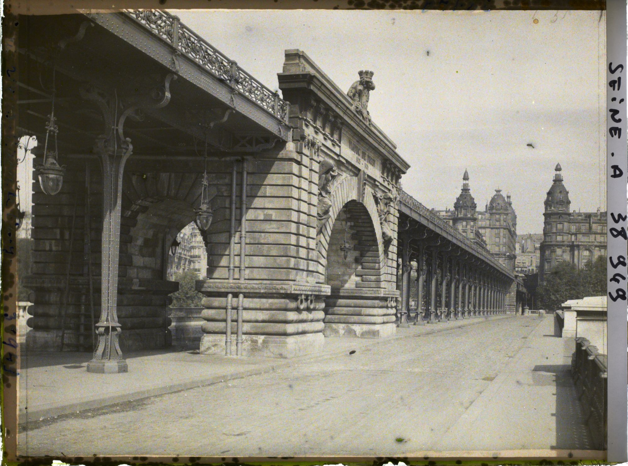 Image représentant Le viaduc de Passy, actuel pont de Bir-Hakeim