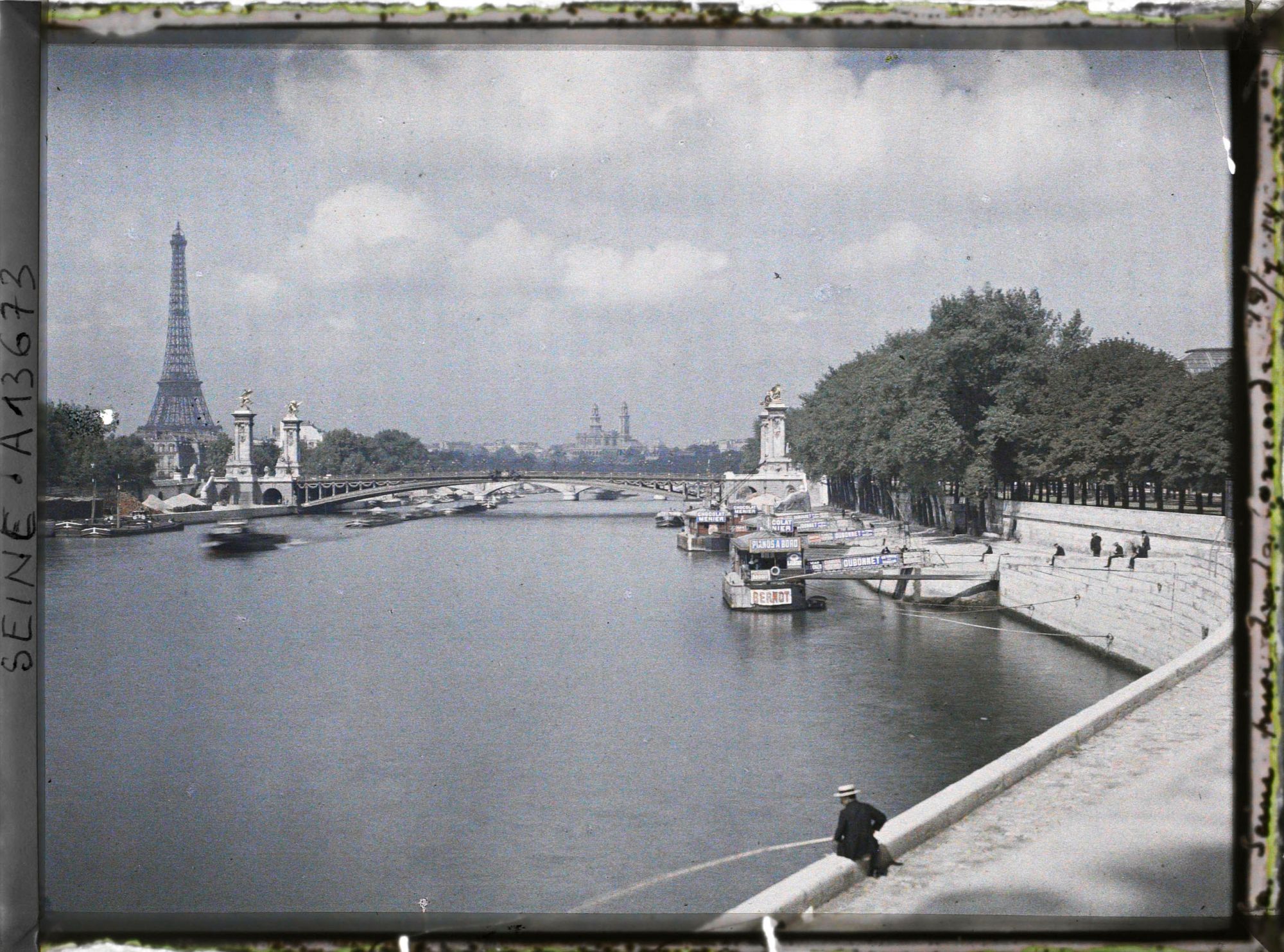 Image représentant La Seine prise de la Concorde, en direction du Trocadéro