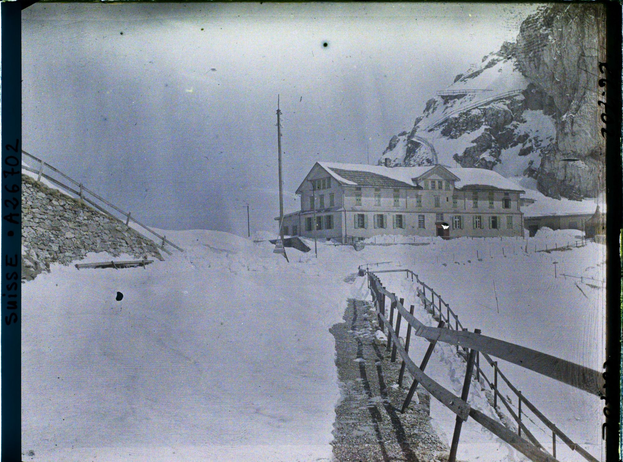 Image représentant L'Hôtel du Klimsenhorn au sommet du chemin de fer du mont Pilate