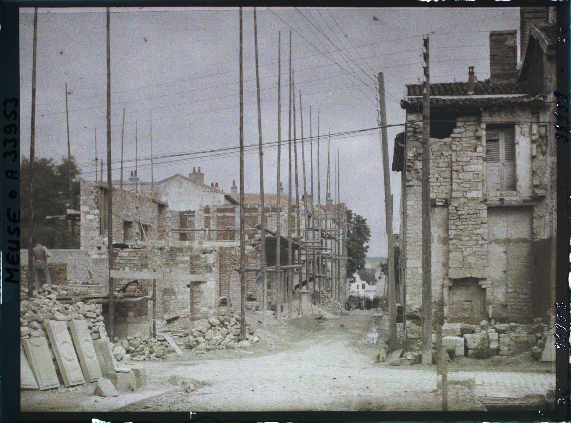 Image représentant France, Verdun, La rue de la Magdeleine vue vers la Place du Maréchal Pétain (Rencontre)