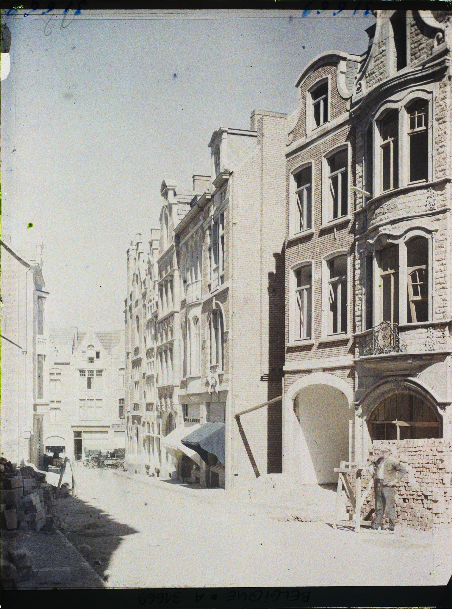 Image représentant Belgique, Louvain, Maison en reconstruction rue de la Corse