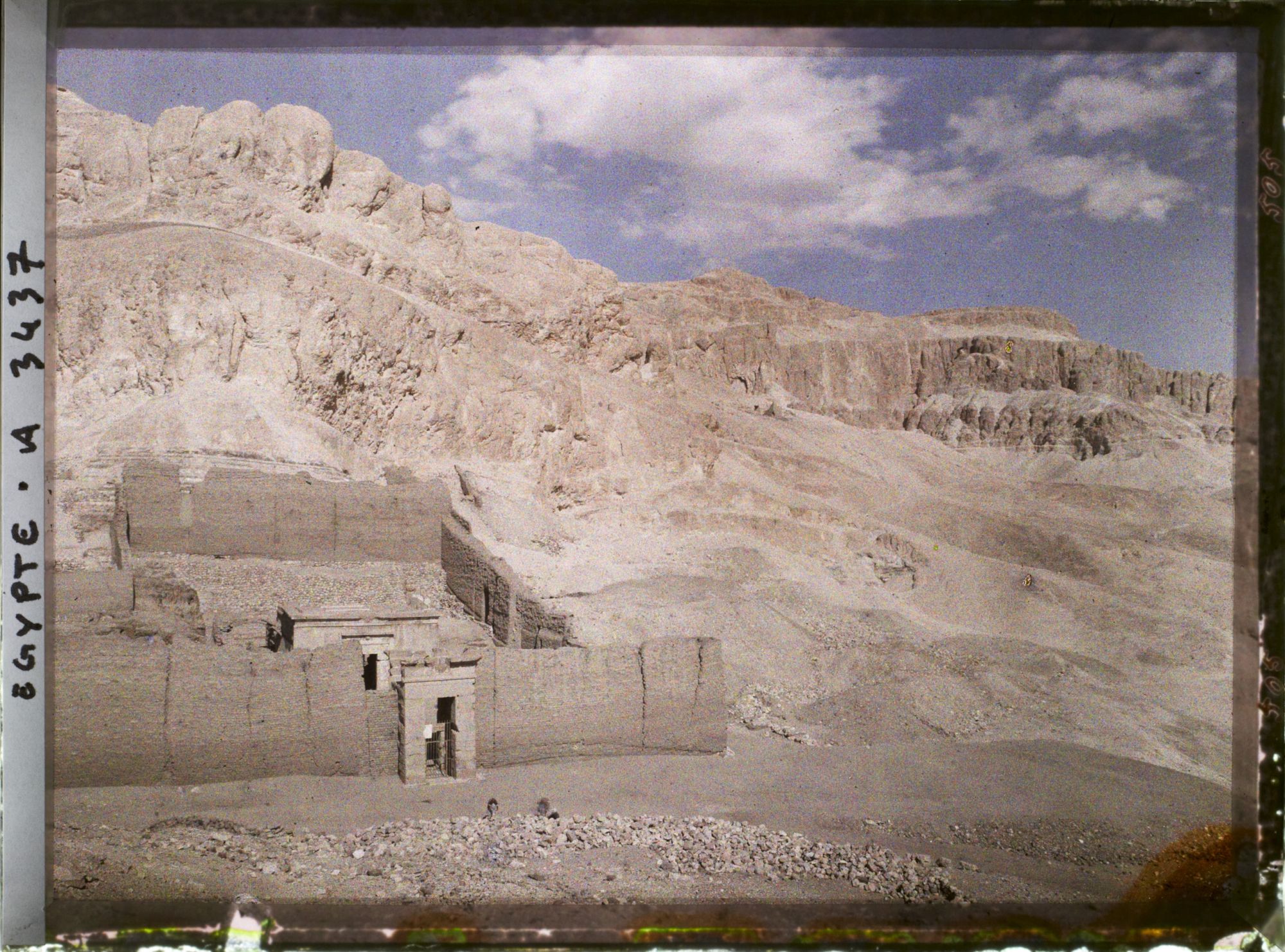Image représentant Temple de Deihr el Médineh consacré à Hathor