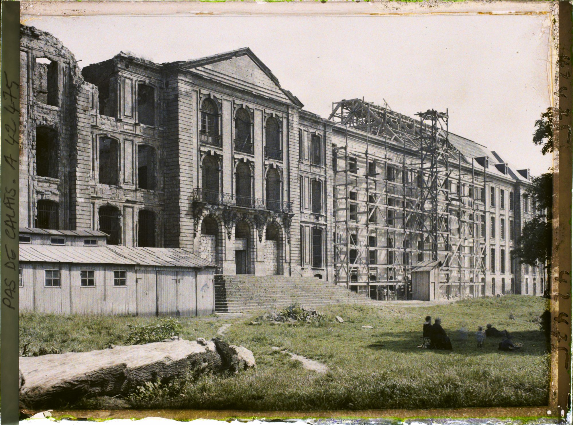 Image représentant France, Arras, Evêché en reconstruction