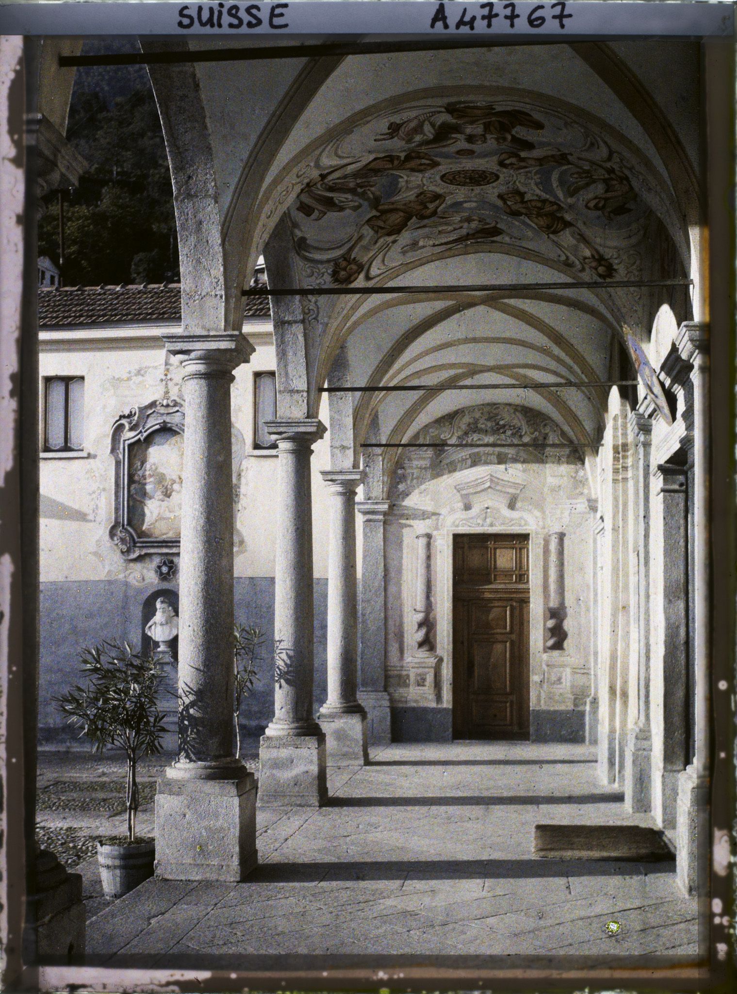 Image représentant Le portique de la Madonna del Sasso