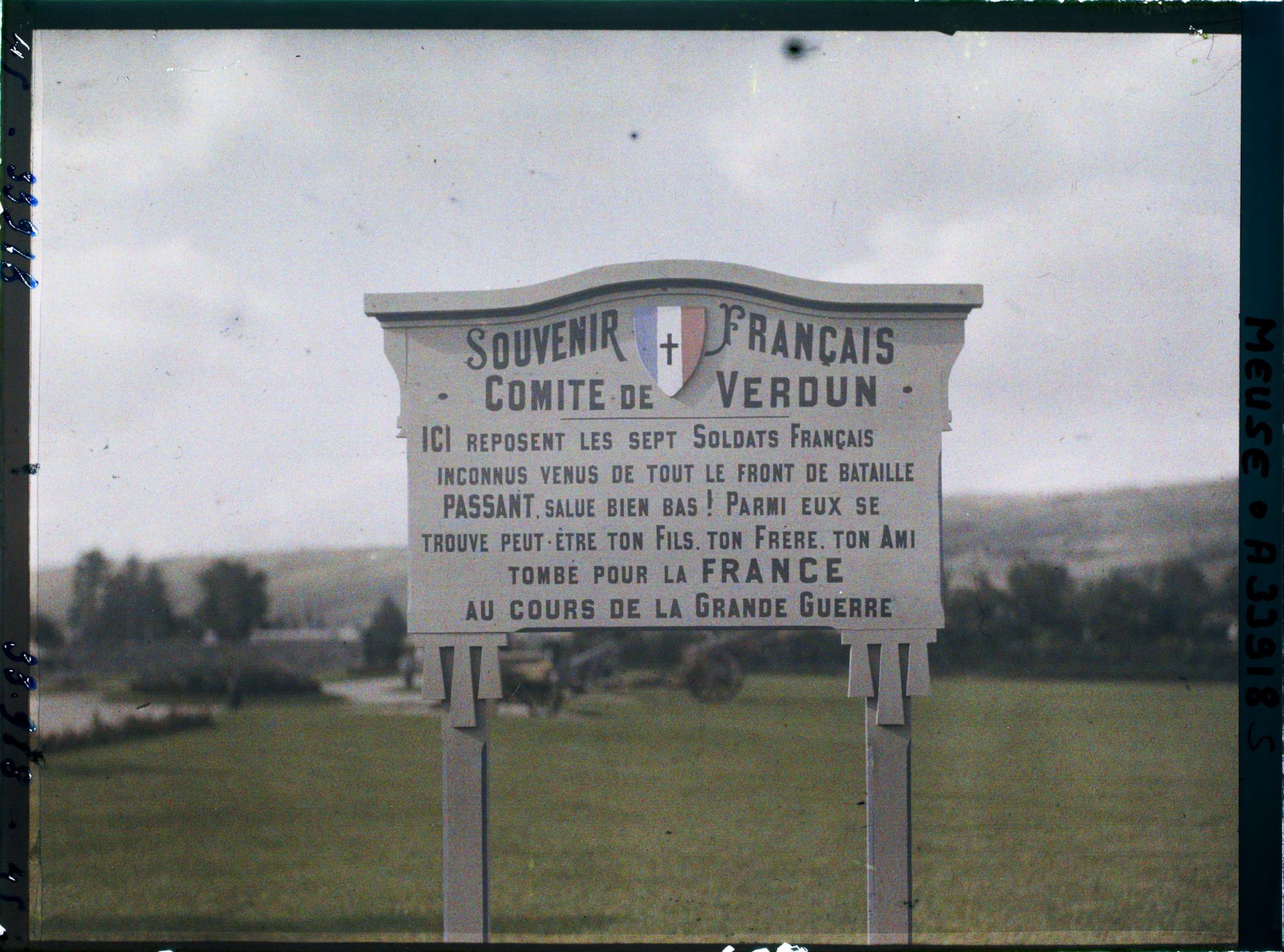 Image représentant France, Verdun, La plaque du Souvenir Français
