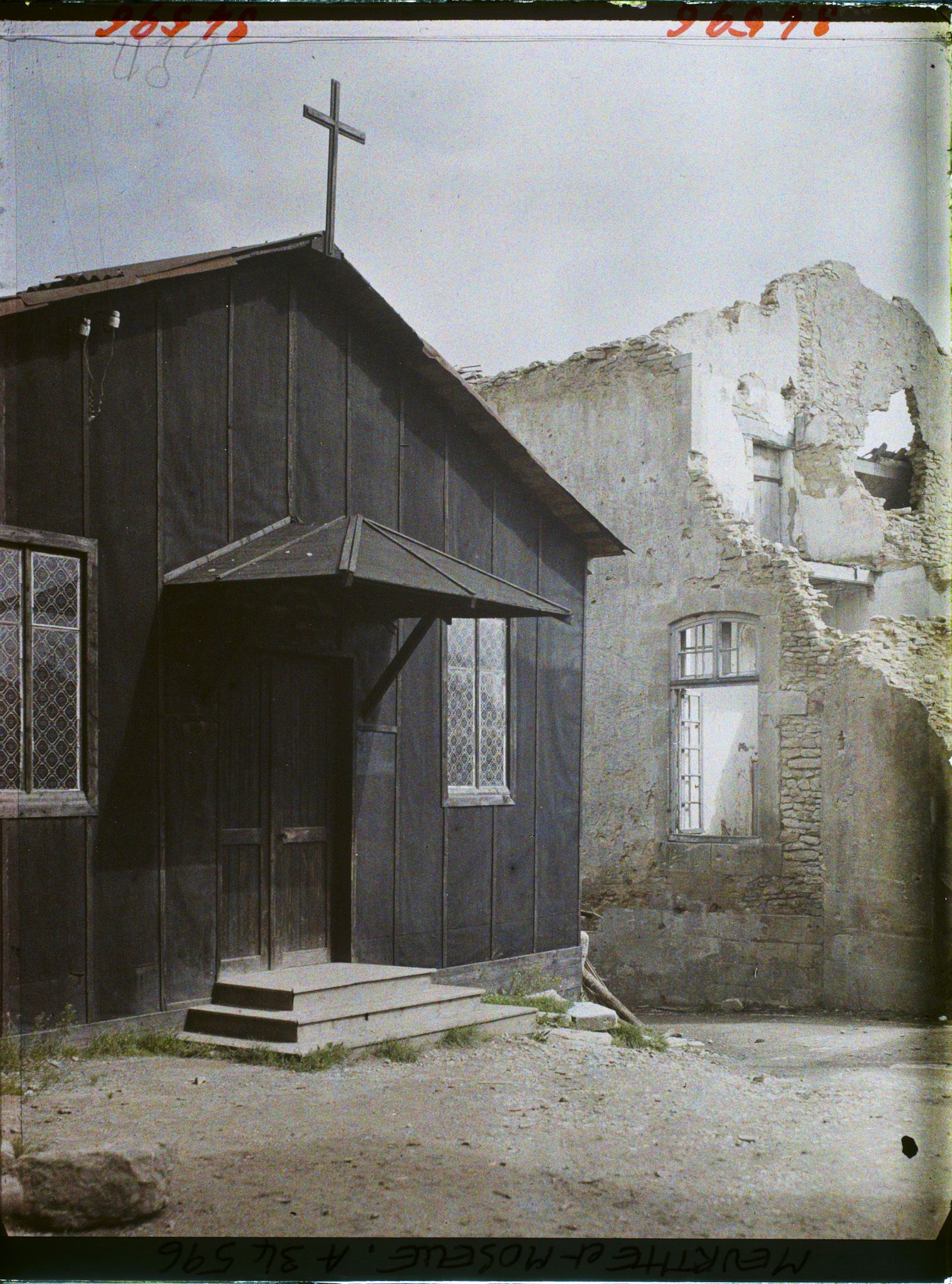 Image représentant France, Thiaucourt, Entrée de l'Eglise provisoire