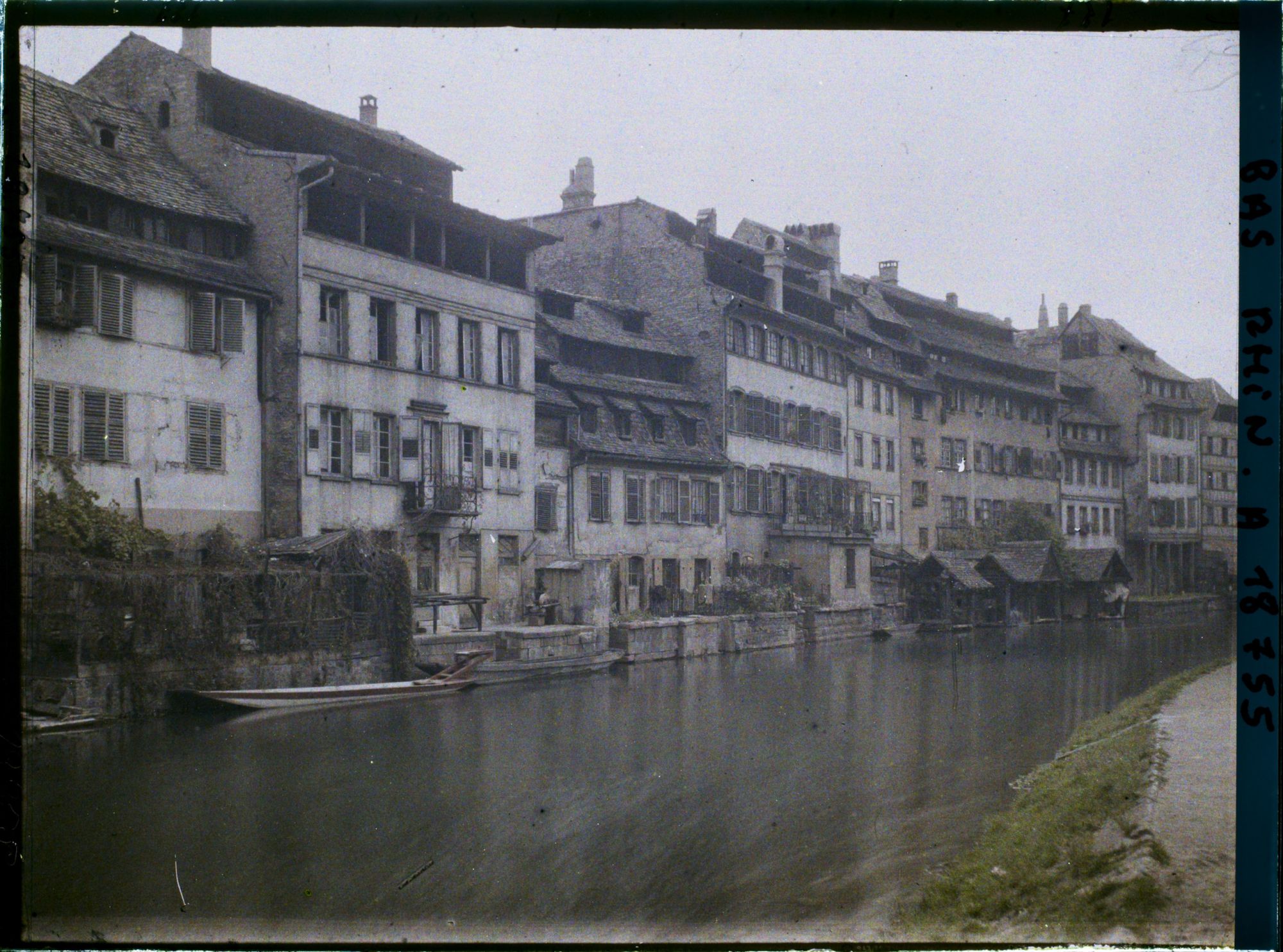 Image représentant France, Strasbourg, La petite France ; les bords de l'Ill