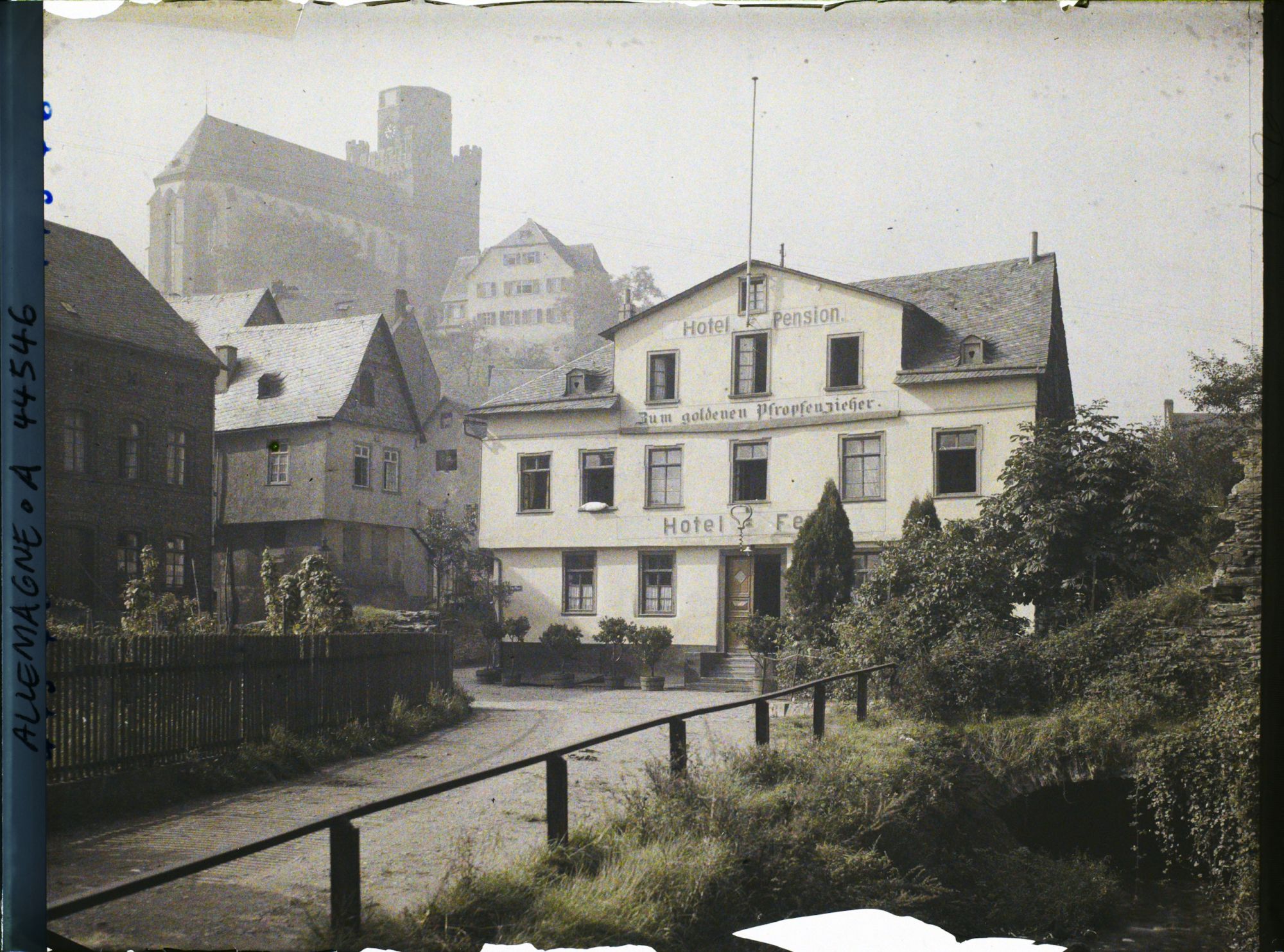 Image représentant Allemagne, Oberwesel, Vue vers l'Eglise St Martin