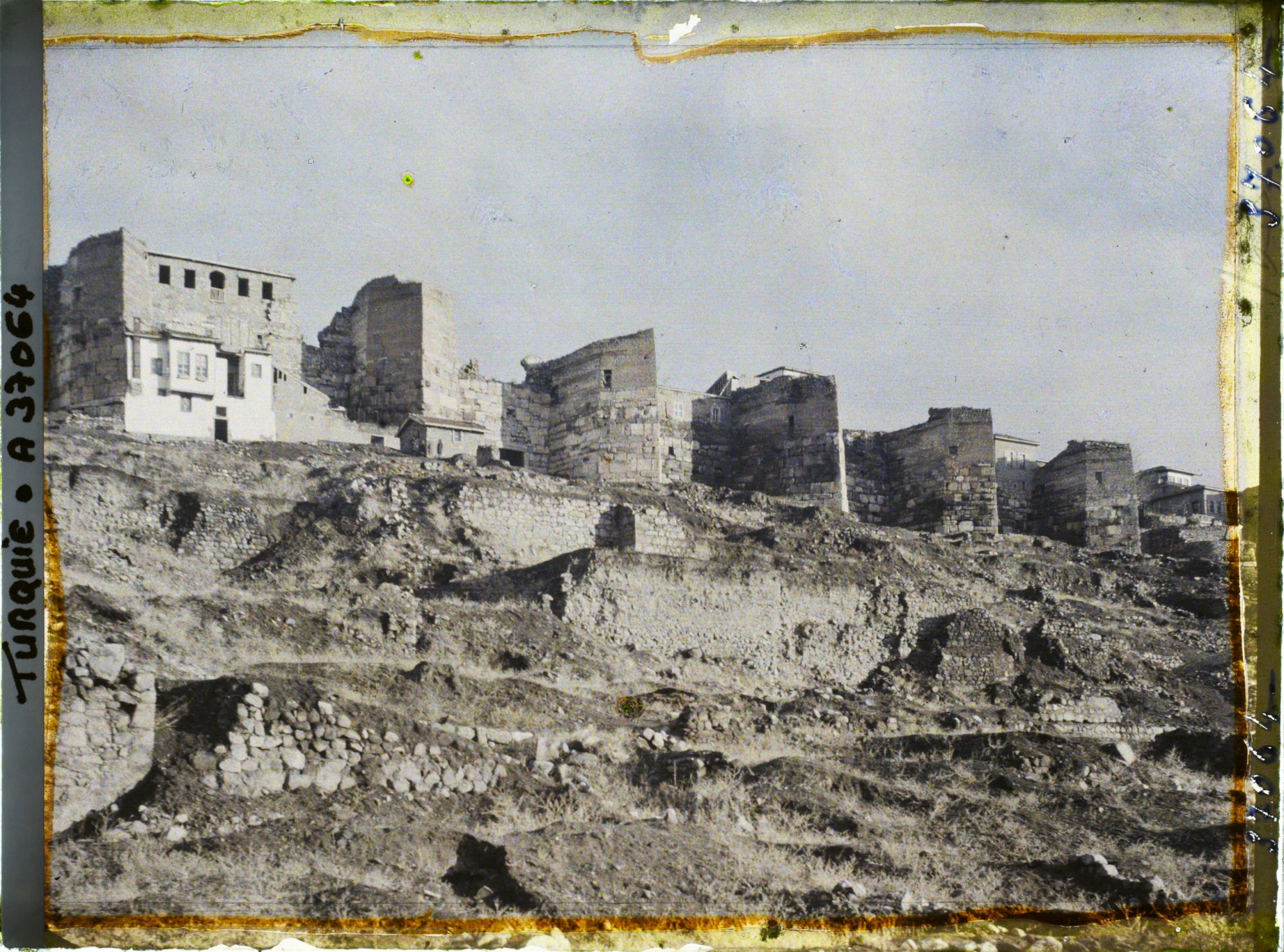 Image représentant Turquie, Angora, La muraille Sud au Soleil Couchant