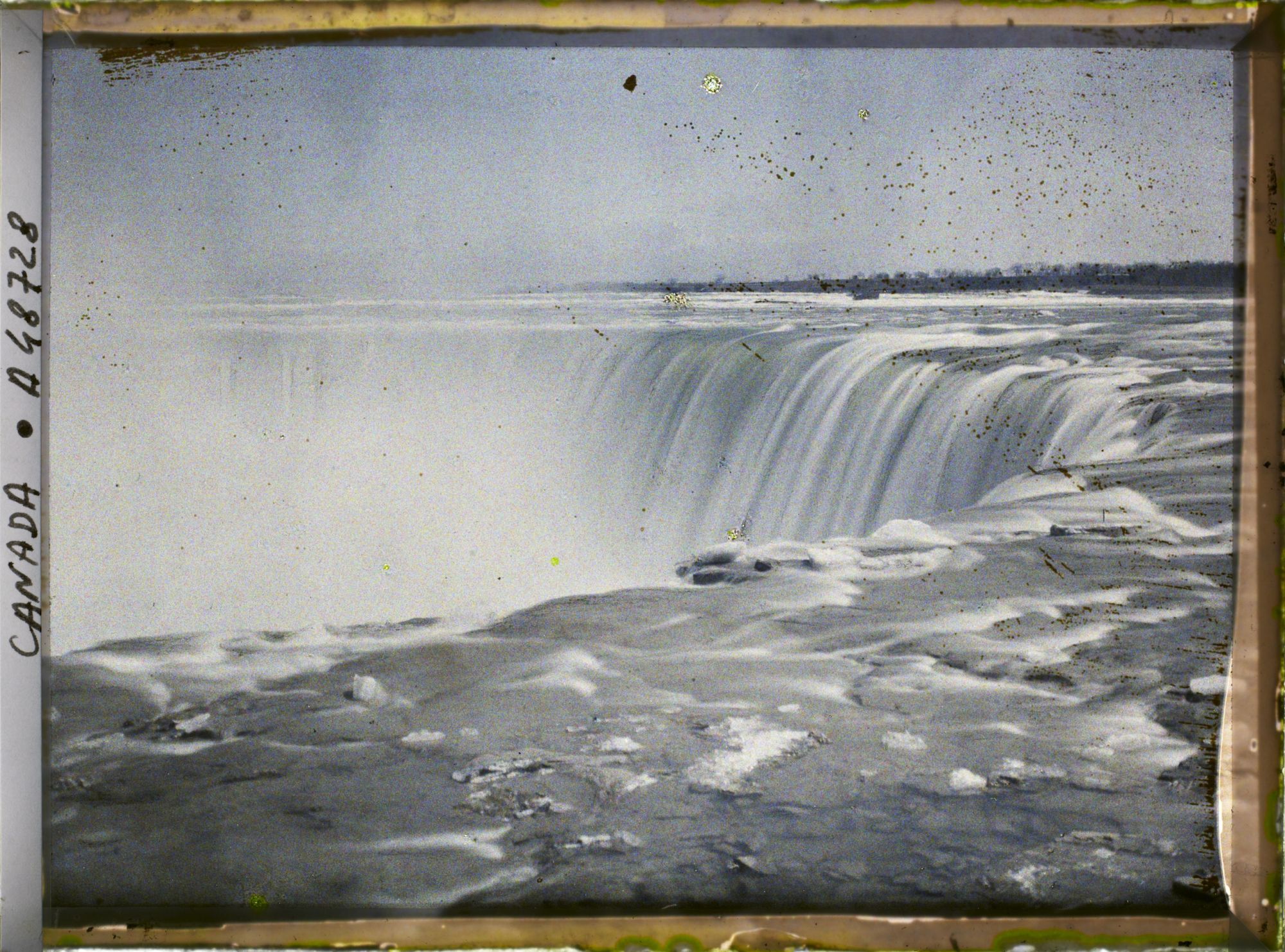 Image représentant Canada,Niagara, Les rapides au gouffre (Canadienne)
