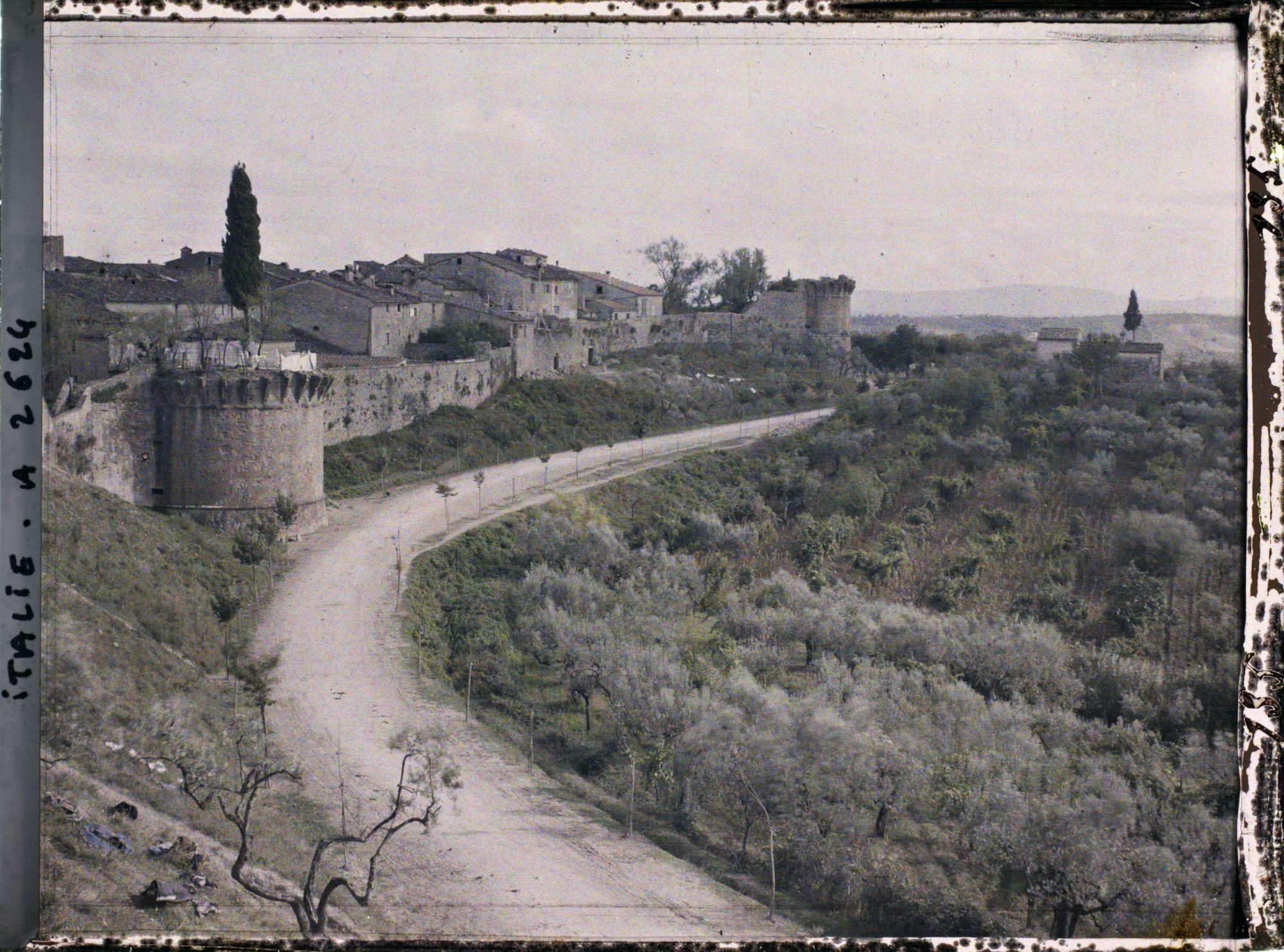 Image représentant Remparts et deux tours