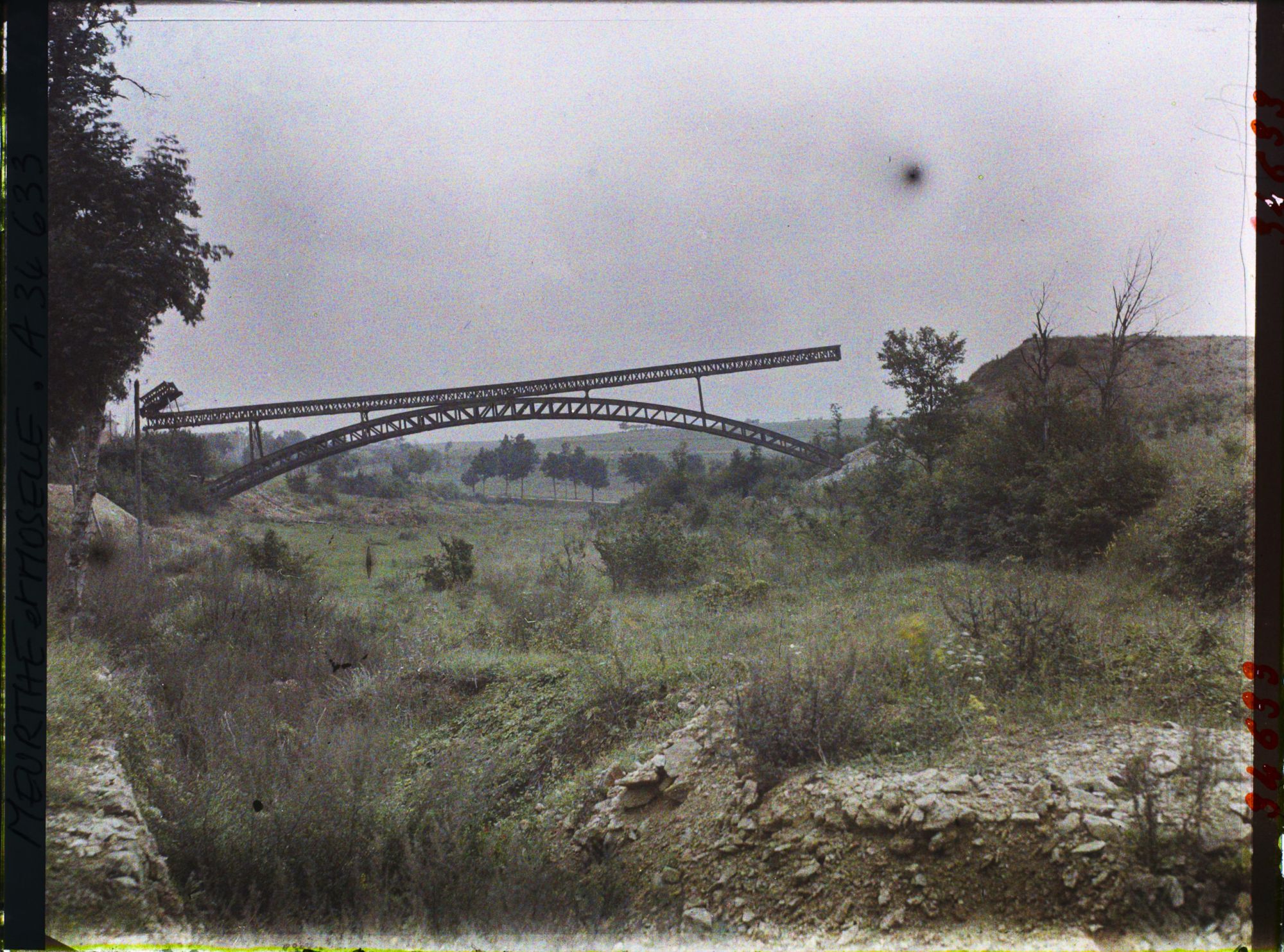 Image représentant France, Flirey, Pont détruit du Chin de fer de Toul à Thiaucourt.