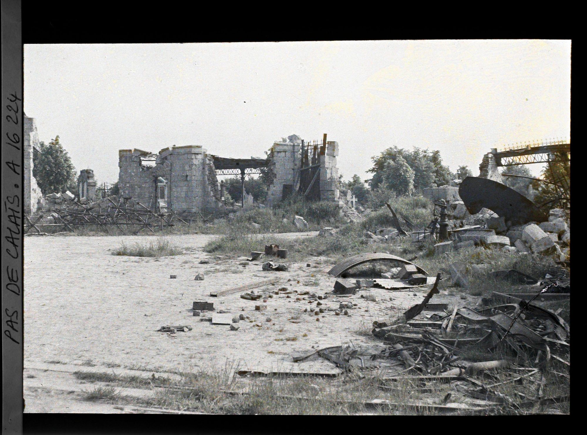 Image représentant France, Arras, Entrée du Cimetière