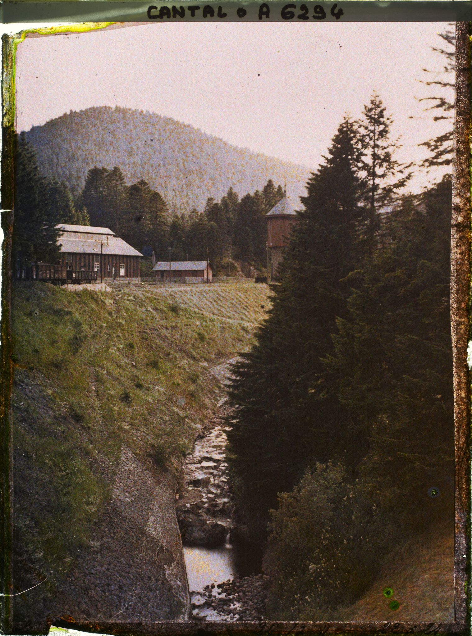 Image représentant Le ruisseau l'Alagnon traversant le hameau Le Lioran