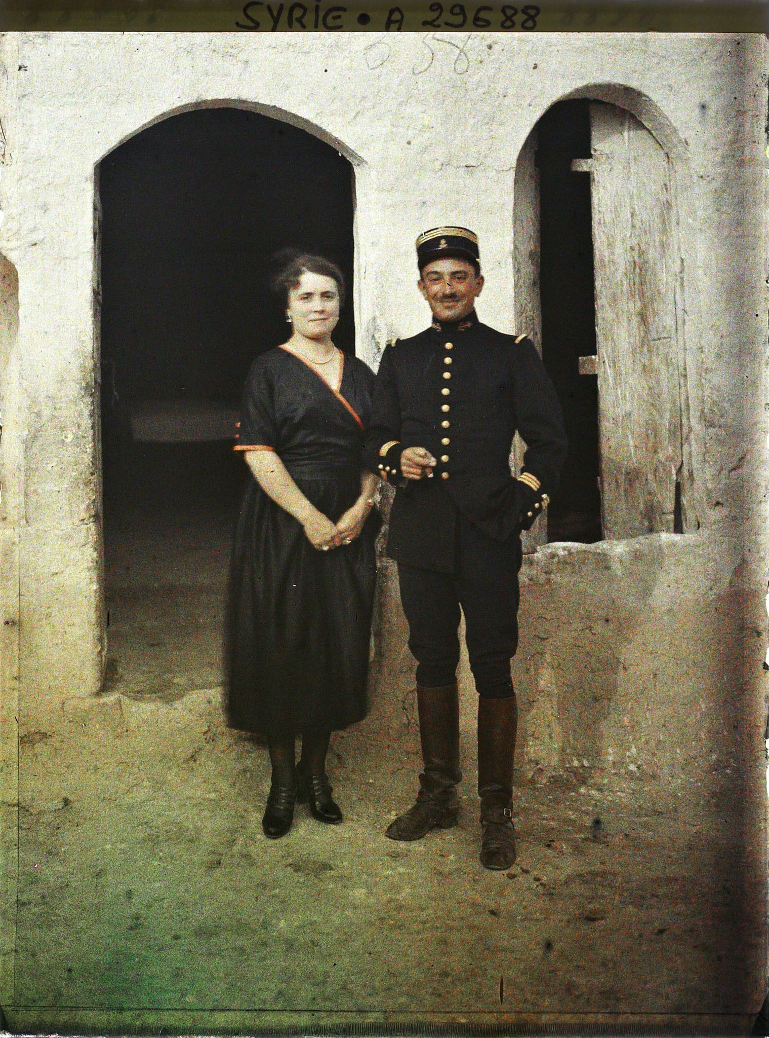 Image représentant Le capitaine Raynaud et son épouse