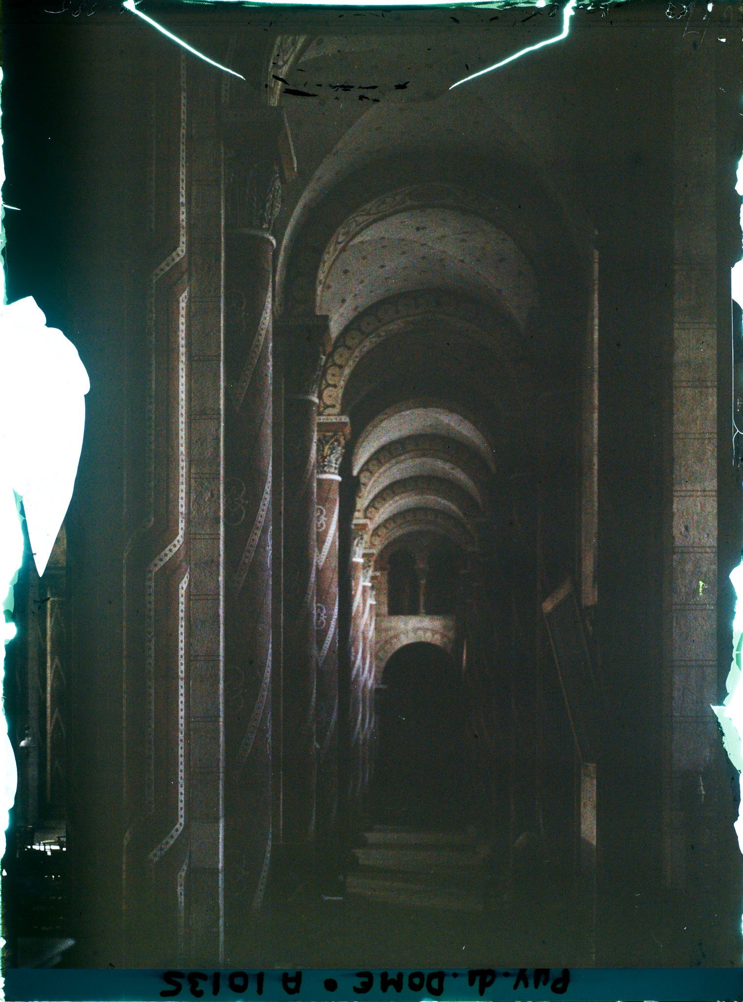 Image représentant France, Issoire, Intérieur de l'Eglise