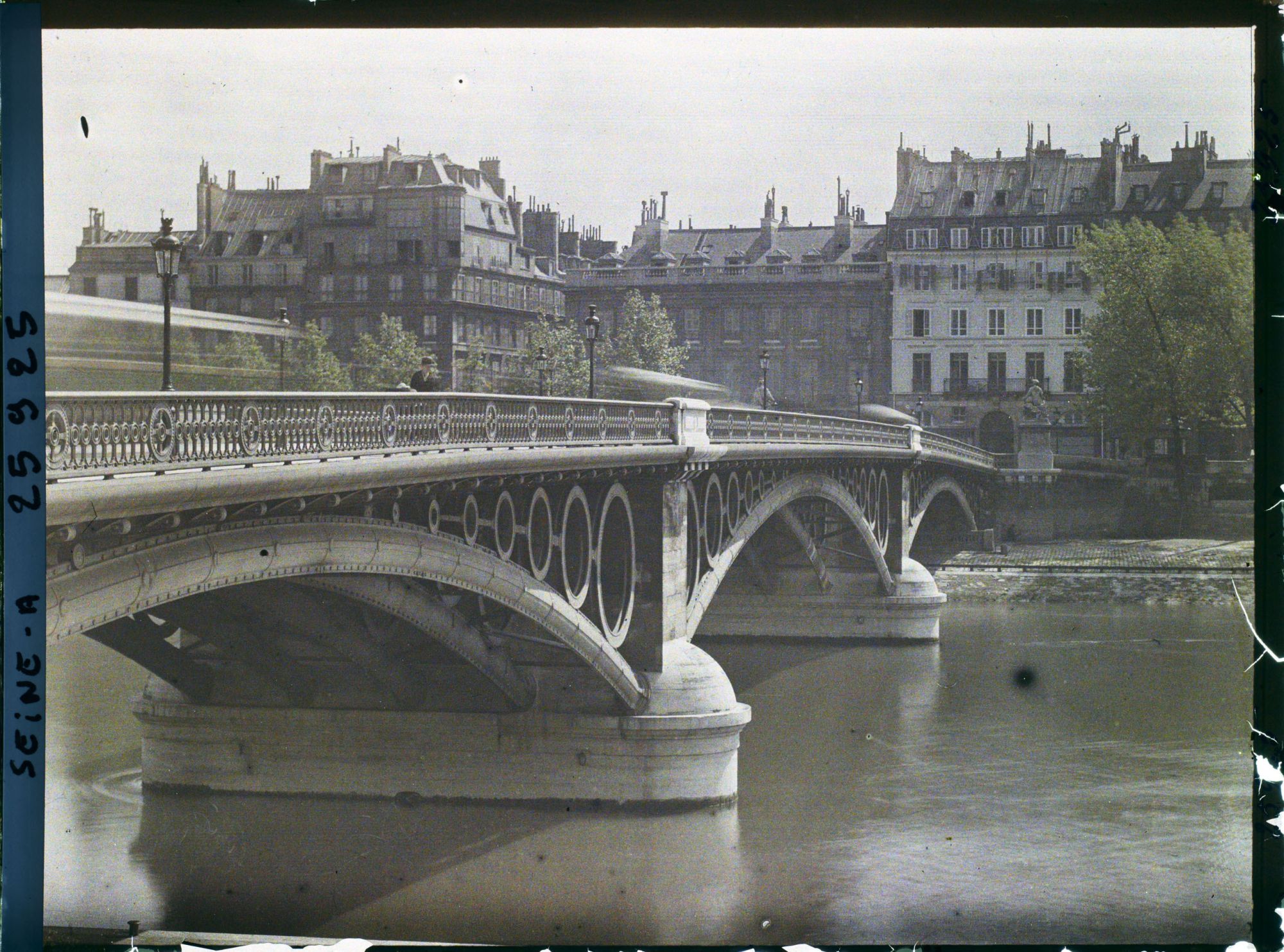 Image représentant Le pont des Saints-Pères, actuel pont du Carrousel