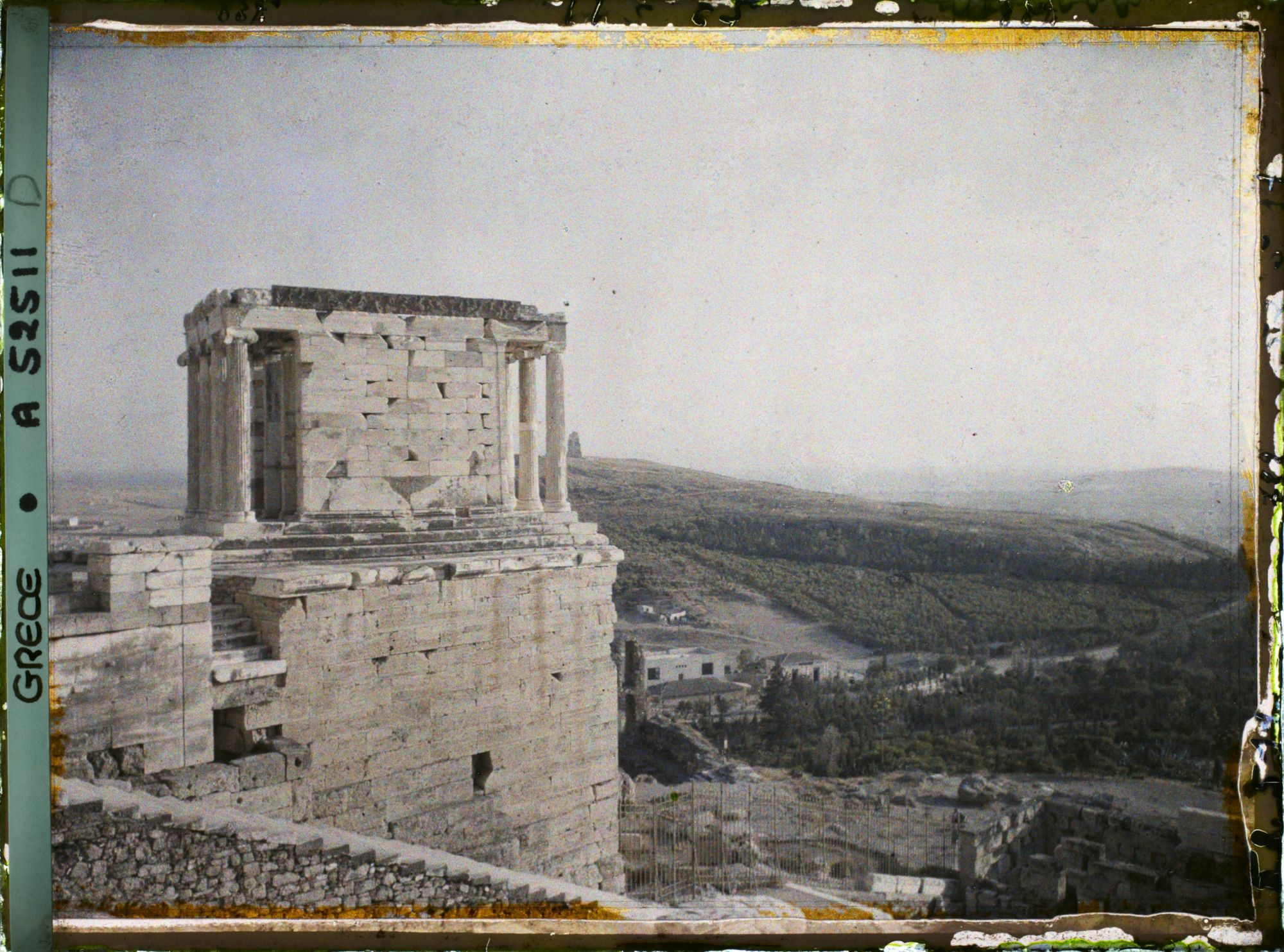 Image représentant Le petit Temple de la Victoire Aptère