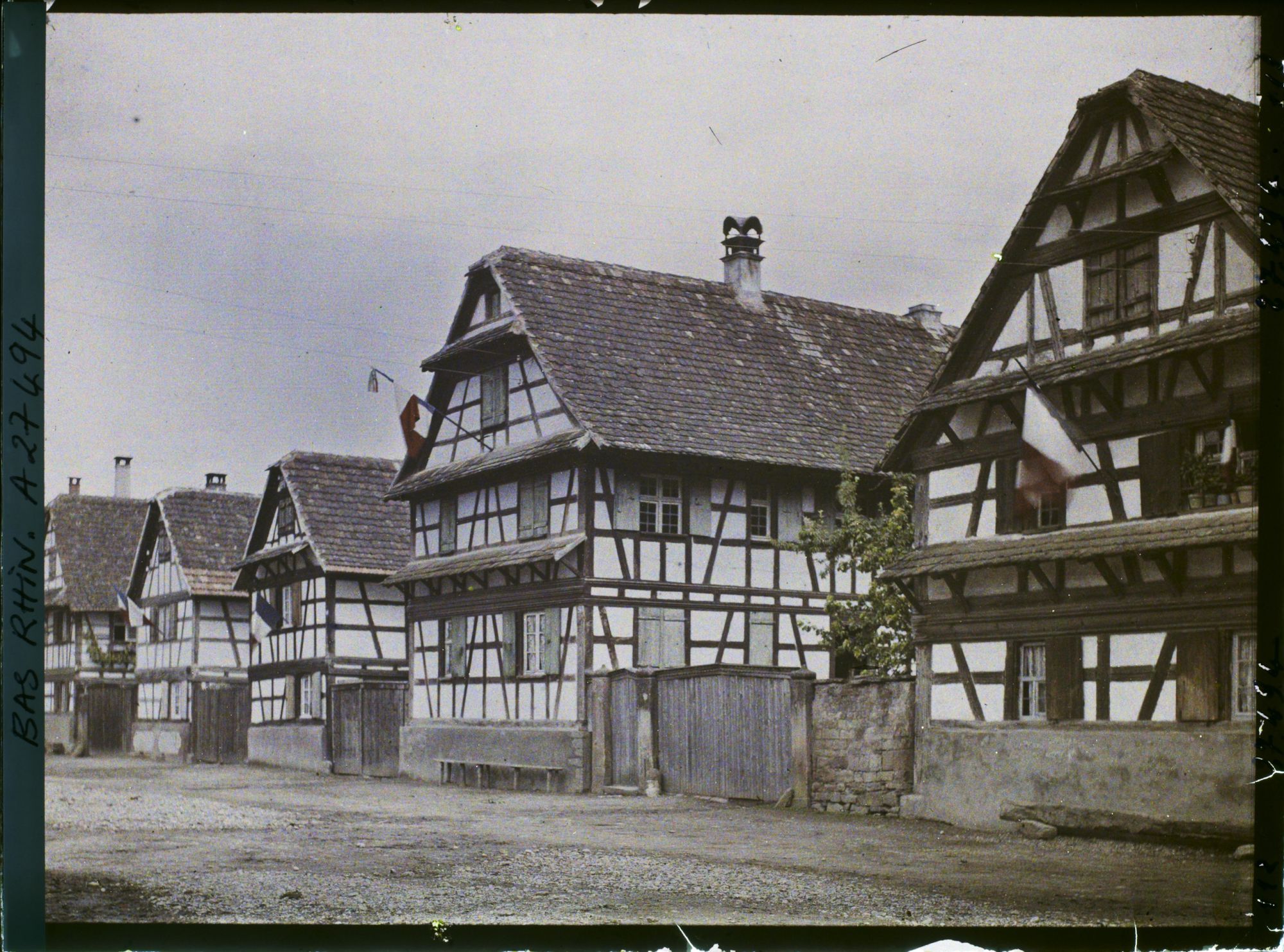 Image représentant France, Geispolsheim, Plusieurs Maisons avec l'entrée de la Cour