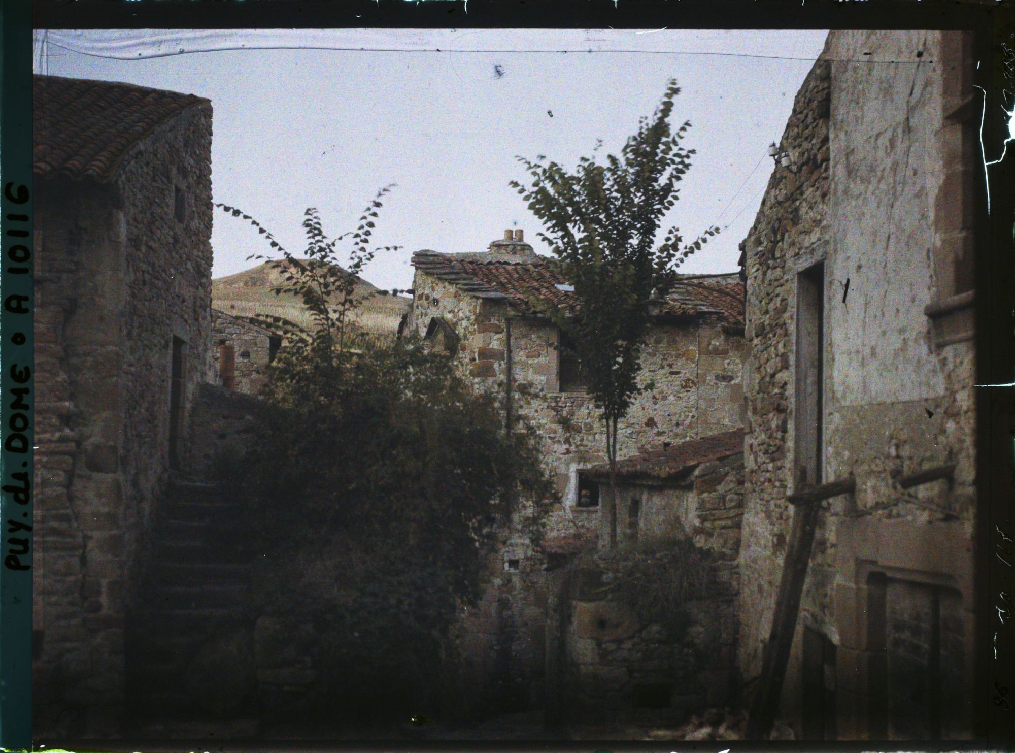 Image représentant France, Sauvagnat, Quelques Vieilles Maisons