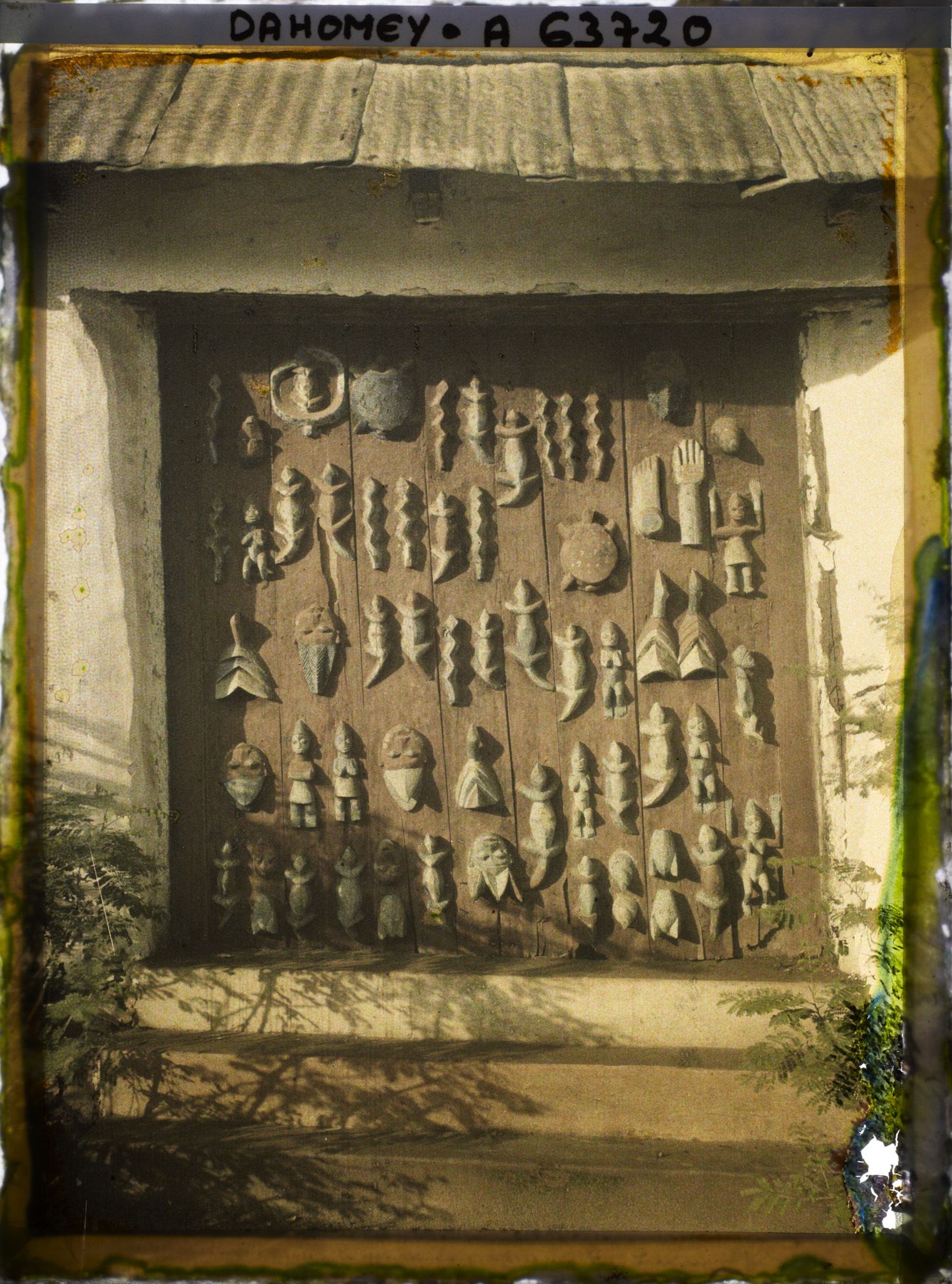 Image représentant La porte du palais du roi Tôli