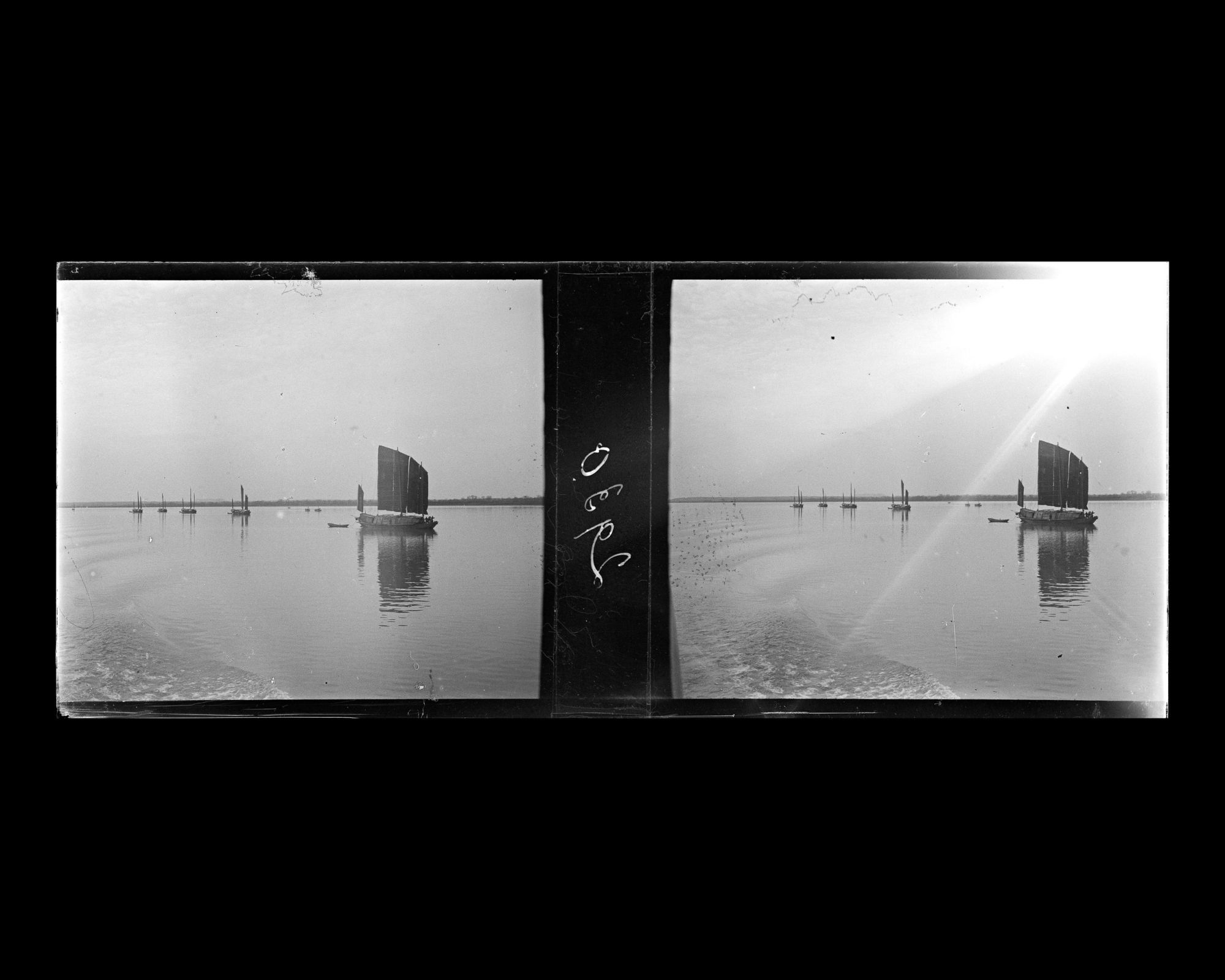 Image représentant Jonques sur le Yangzijiang ("fleuve Bleu")