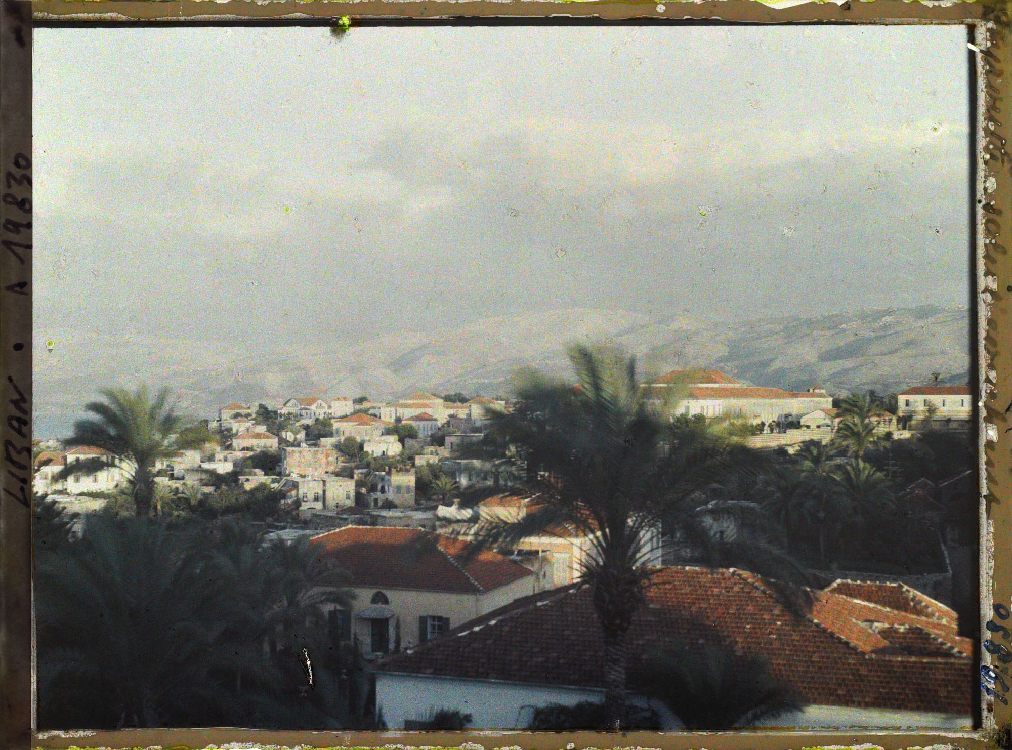 Image représentant Panorama depuis la résidence du général Gouraud avec un soleil couchant sur la chaîne du Liban vers l'est