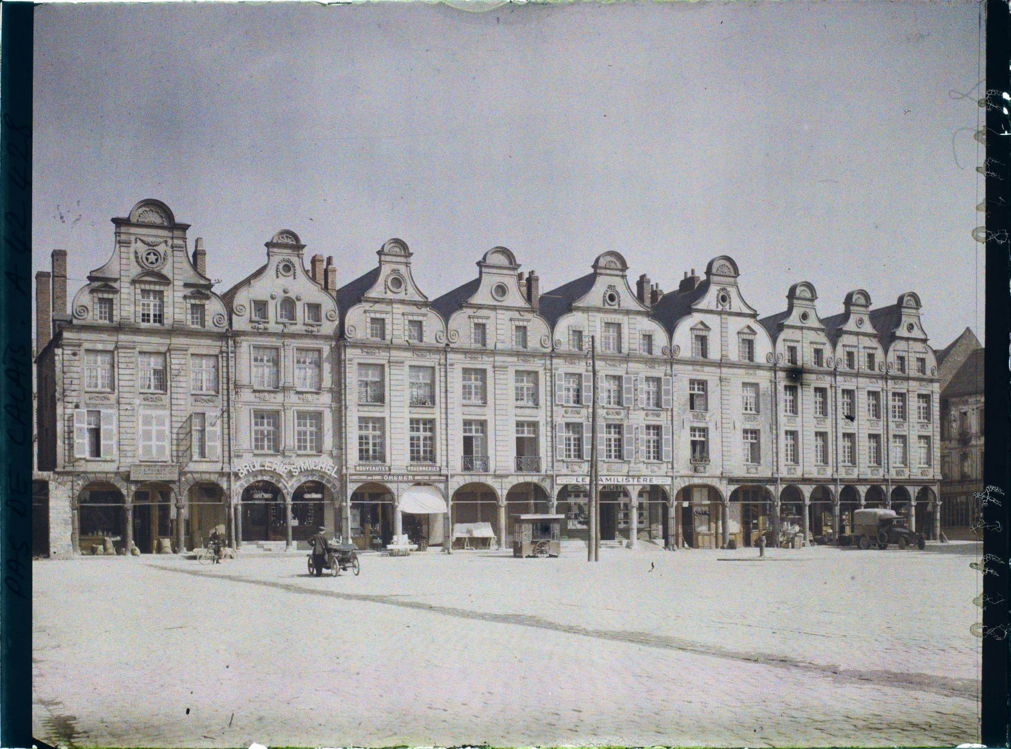 Image représentant France, Arras, Petite Place vers le Sud-Est