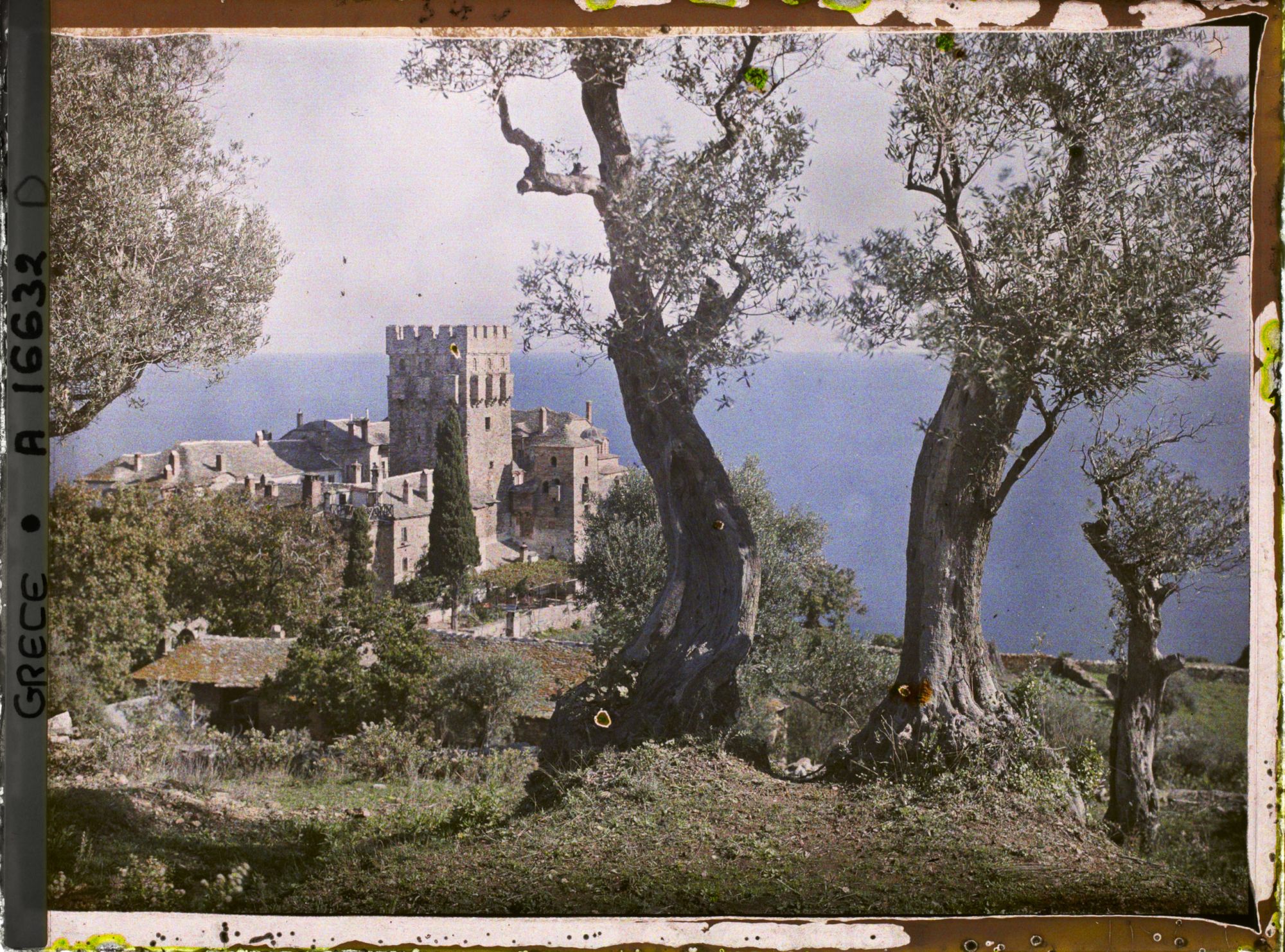 Image représentant Turquie, Mont Athos, Stravonikita, Ensemble du Monastère