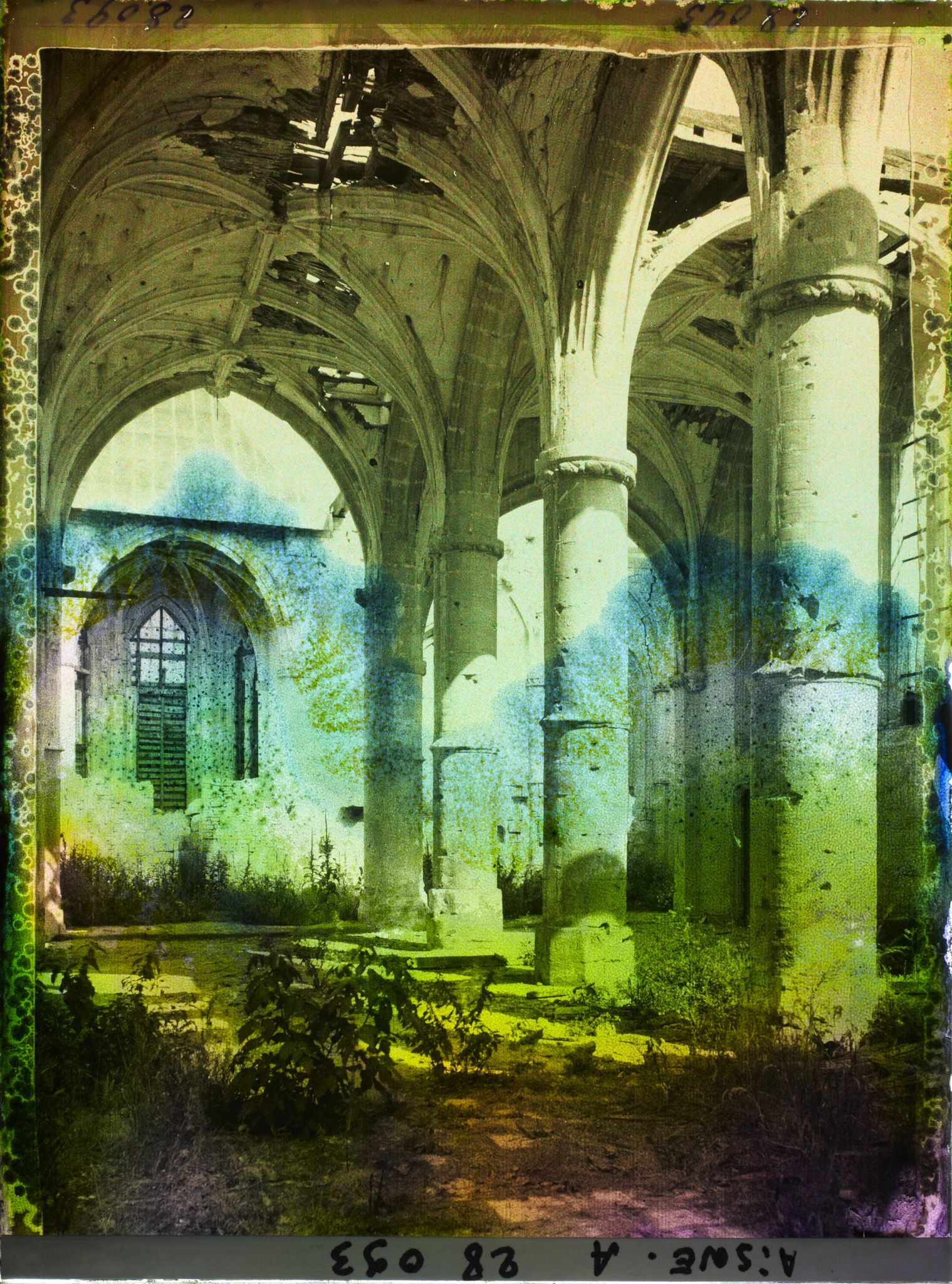 Image représentant France, Guny, Intérieur de l'Eglise (XVIe S)