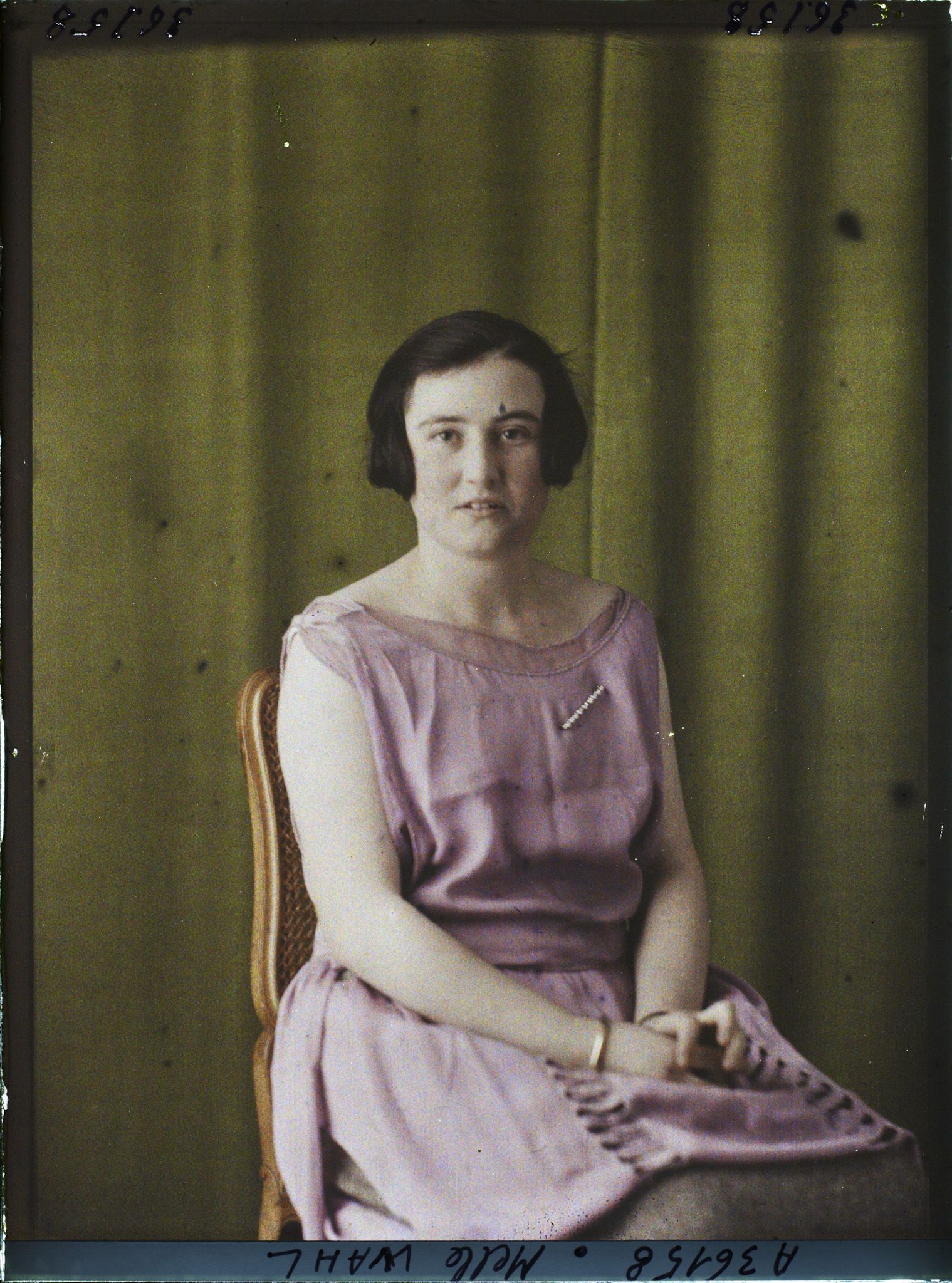 Image représentant https://musee-albert-kahn.s-museum.fr/home/NWQ2OTAwYzNmYjZlZTk1ZWQwODJmMjY4L2dlbmVyaWMtbm90aWNlLXRhYi9hdXRob3JpdHkvNjE3YTc5ZjVjZjhiODk2OGIzMzM3ZDIx/5d6900c3fb6ee95ed082f268/generic-notice-tab/authority/617a79ebcf8b8968b33379f5 Mademoiselle Wahl