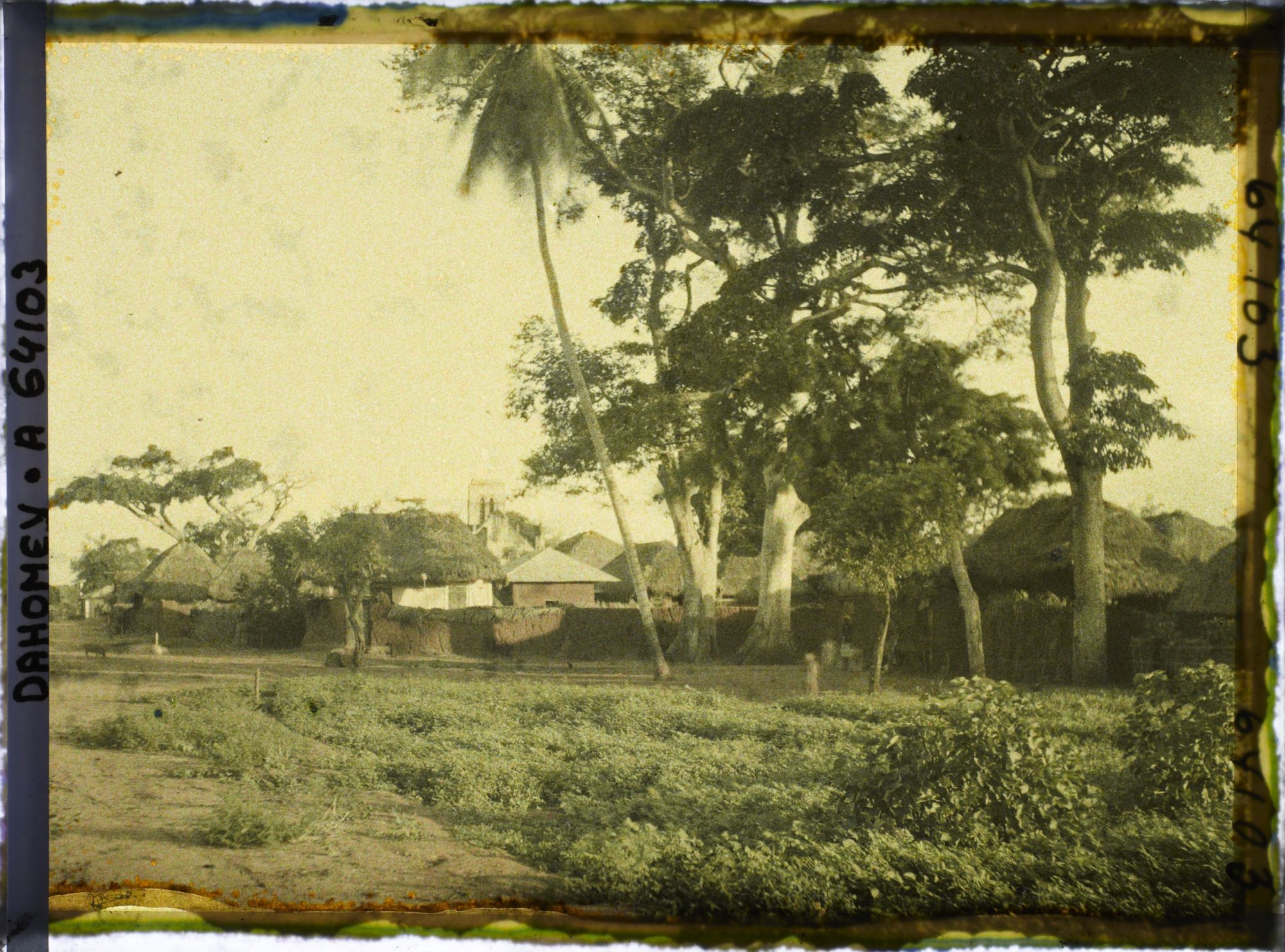 Image représentant Vue vers l'église