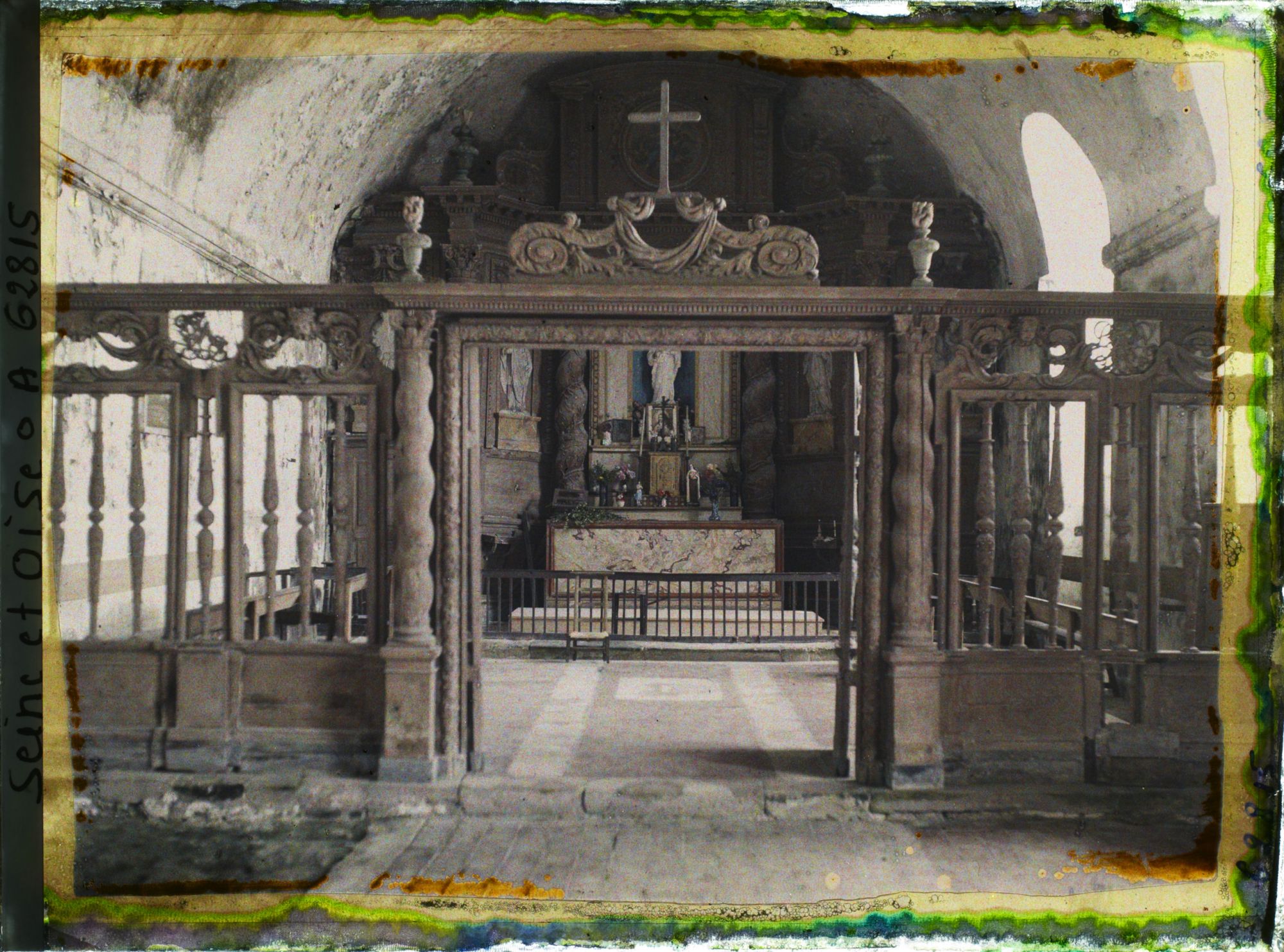 Image représentant Ile de France, Hte Isle, Intérieur de l'Eglise taillée dans le roc