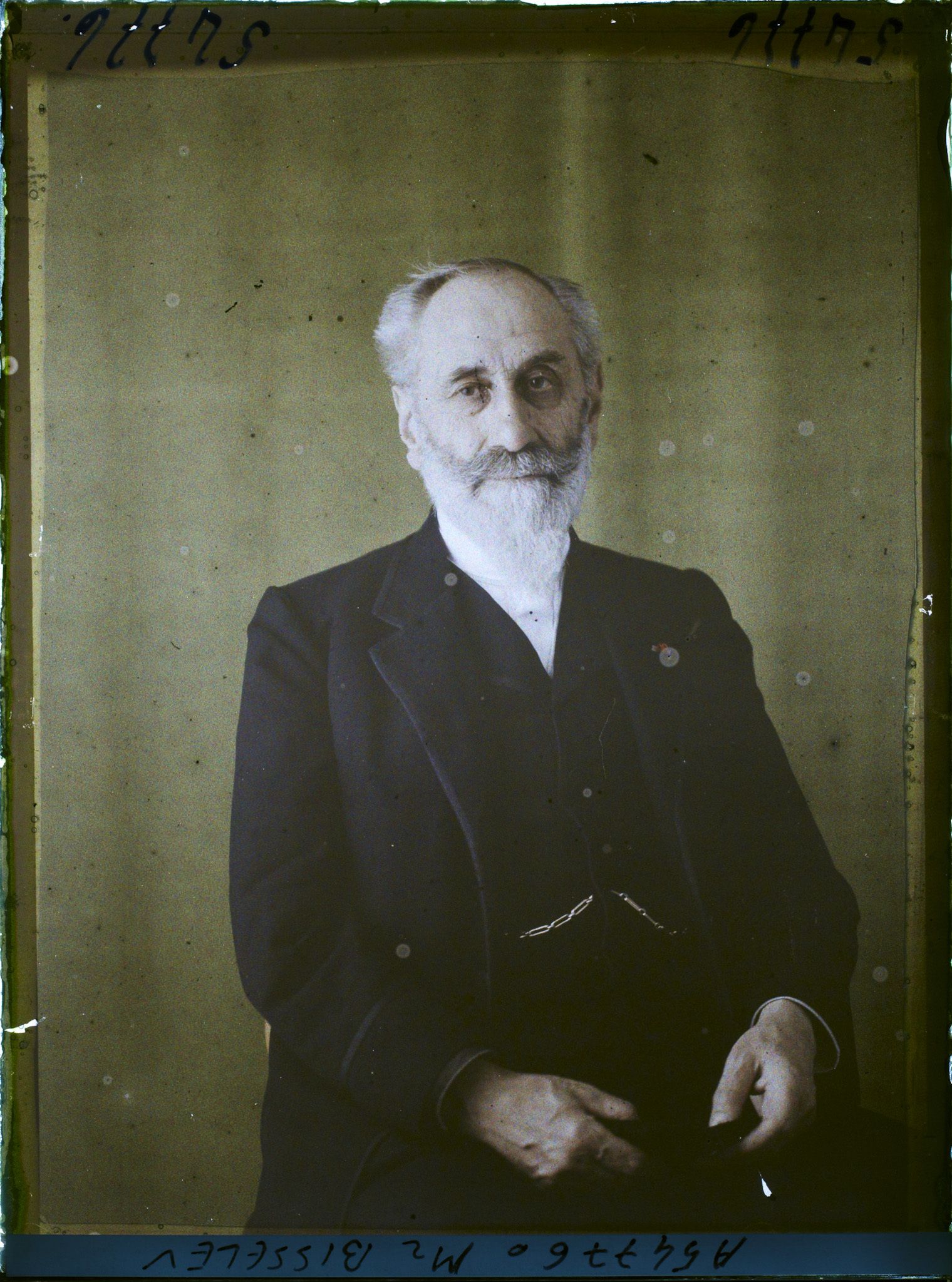 Image représentant https://musee-albert-kahn.s-museum.fr/home/NWQ2OTAwYzNmYjZlZTk1ZWQwODJmMjY4L2dlbmVyaWMtbm90aWNlLXRhYi9hdXRob3JpdHkvNjE3YTc5ZjVjZjhiODk2OGIzMzM3ZDIx/5d6900c3fb6ee95ed082f268/generic-notice-tab/authority/617a79ebcf8b8968b33368b8 Monsieur Bisseler