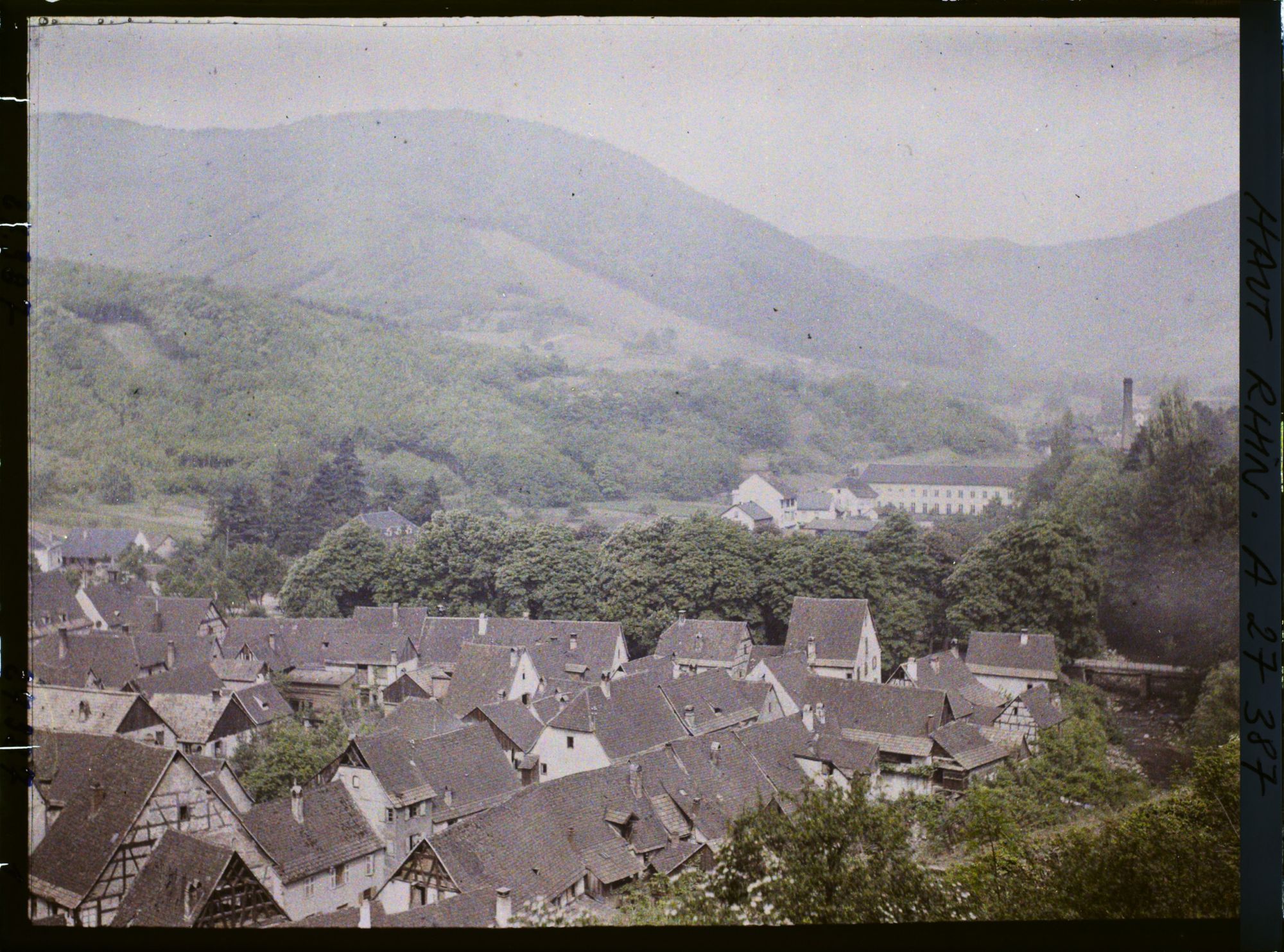 Image représentant France, Kaysersberg, La Vallée de la Veiss vers l'amont : vue prise du Chau de Kaysersberg