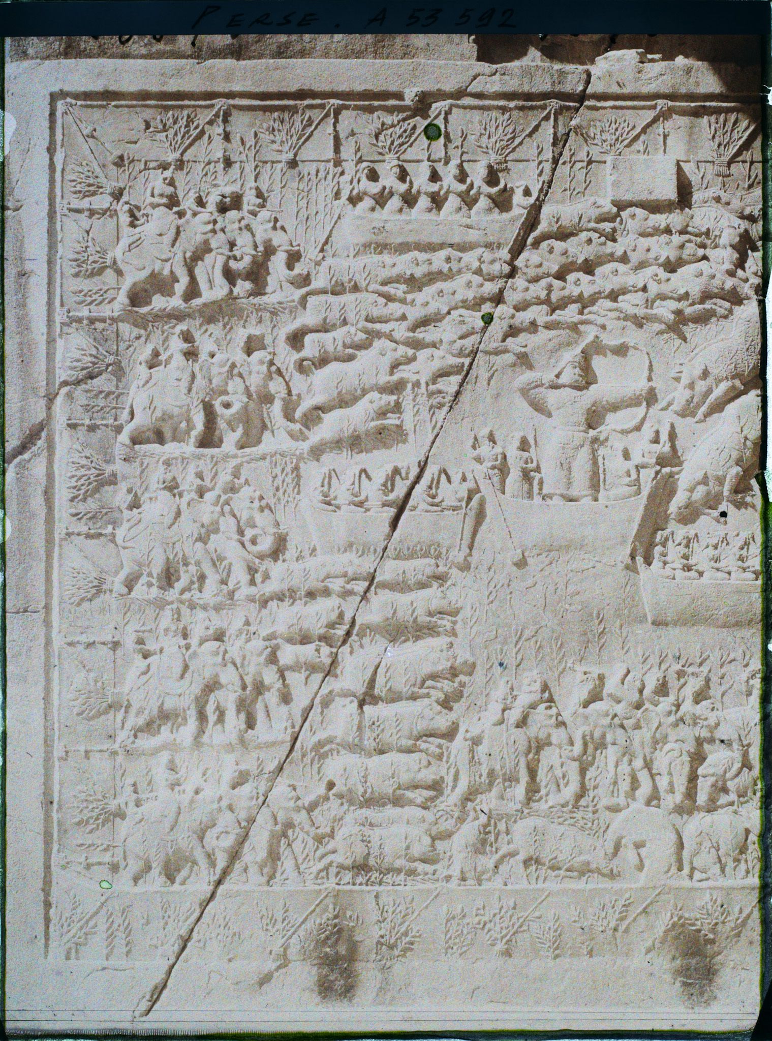 Image représentant Paroi latérale gauche de la grande grotte : scène de chasse royale au sanglier