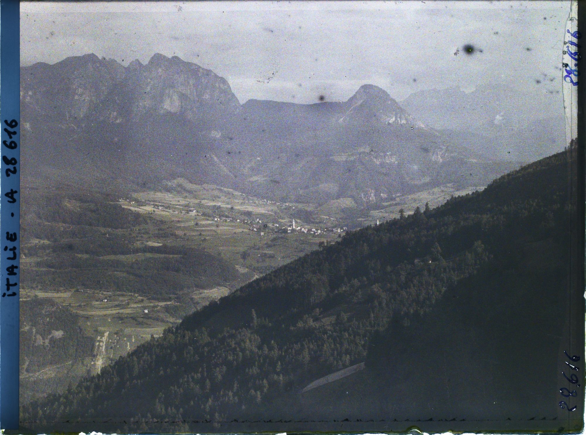 Image représentant Massif du Catinaccio (Rosengarten) pris depuis le village de Collabo (Klobenstein)