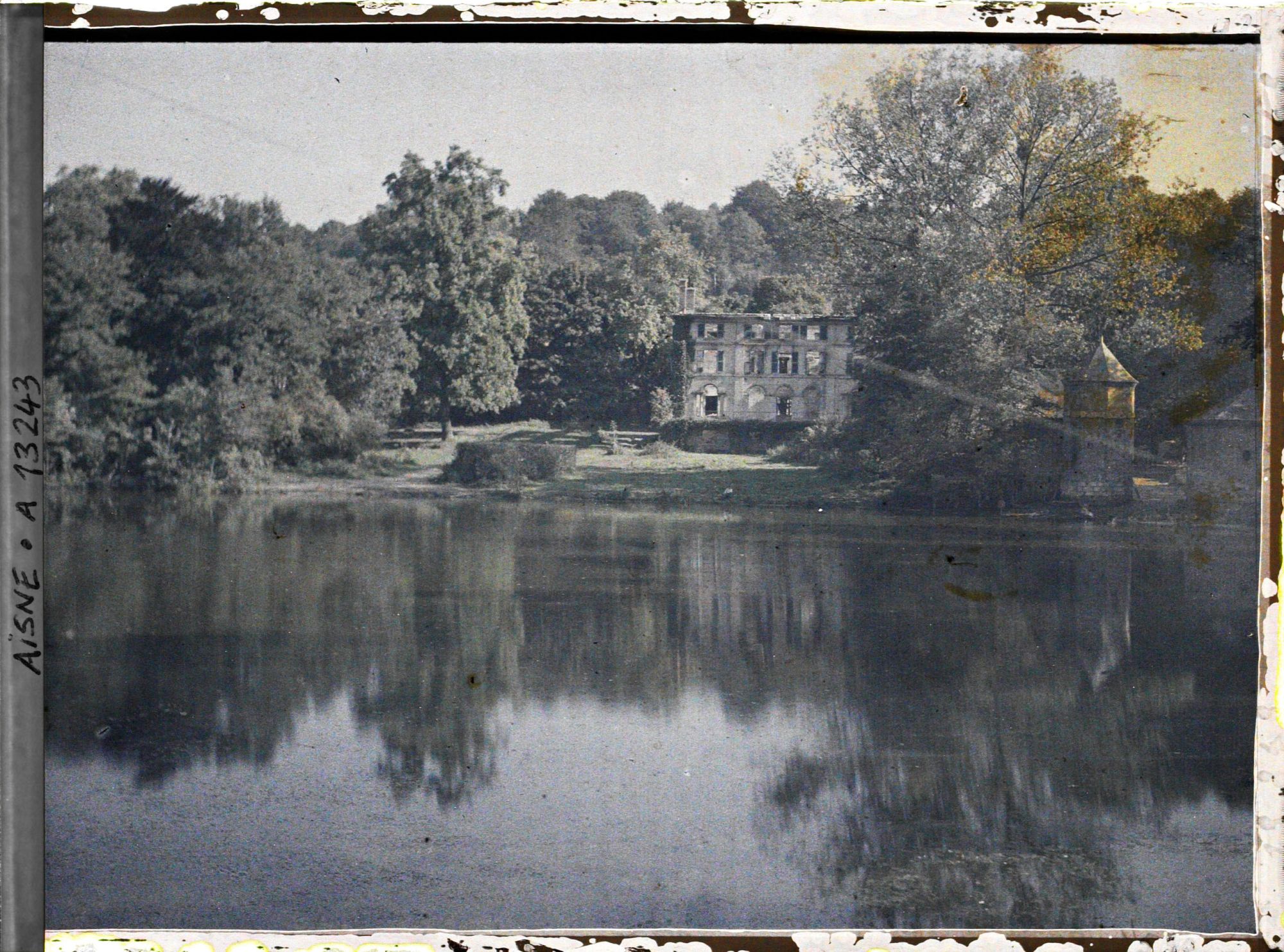 Image représentant France, Folembray, L'Etang