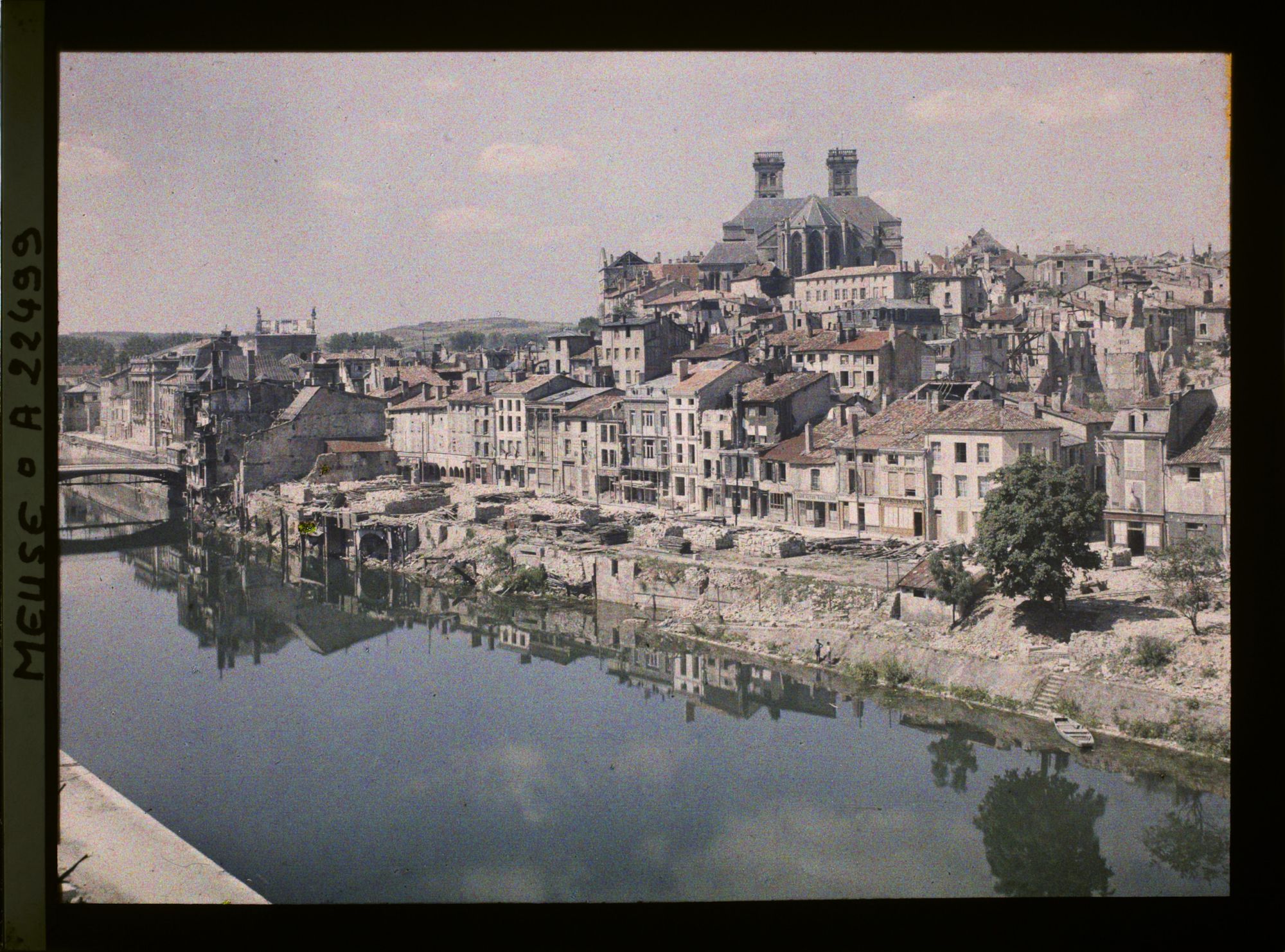 Image représentant France, Verdun, Vue générale de la Ville haute vers la Cathédrale