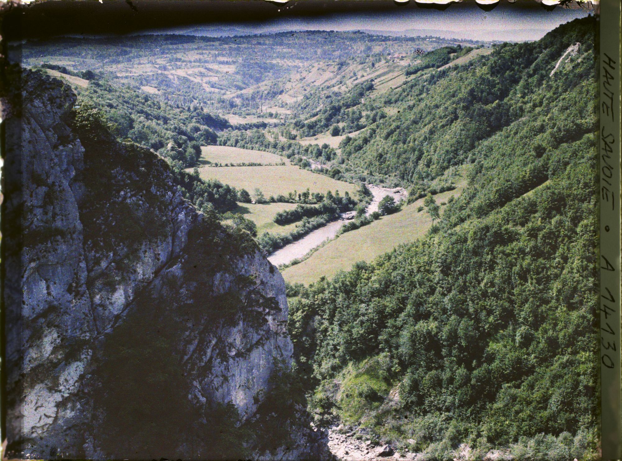 Image représentant Région d'Annecy, Vue prise du Pont de l'Abîme