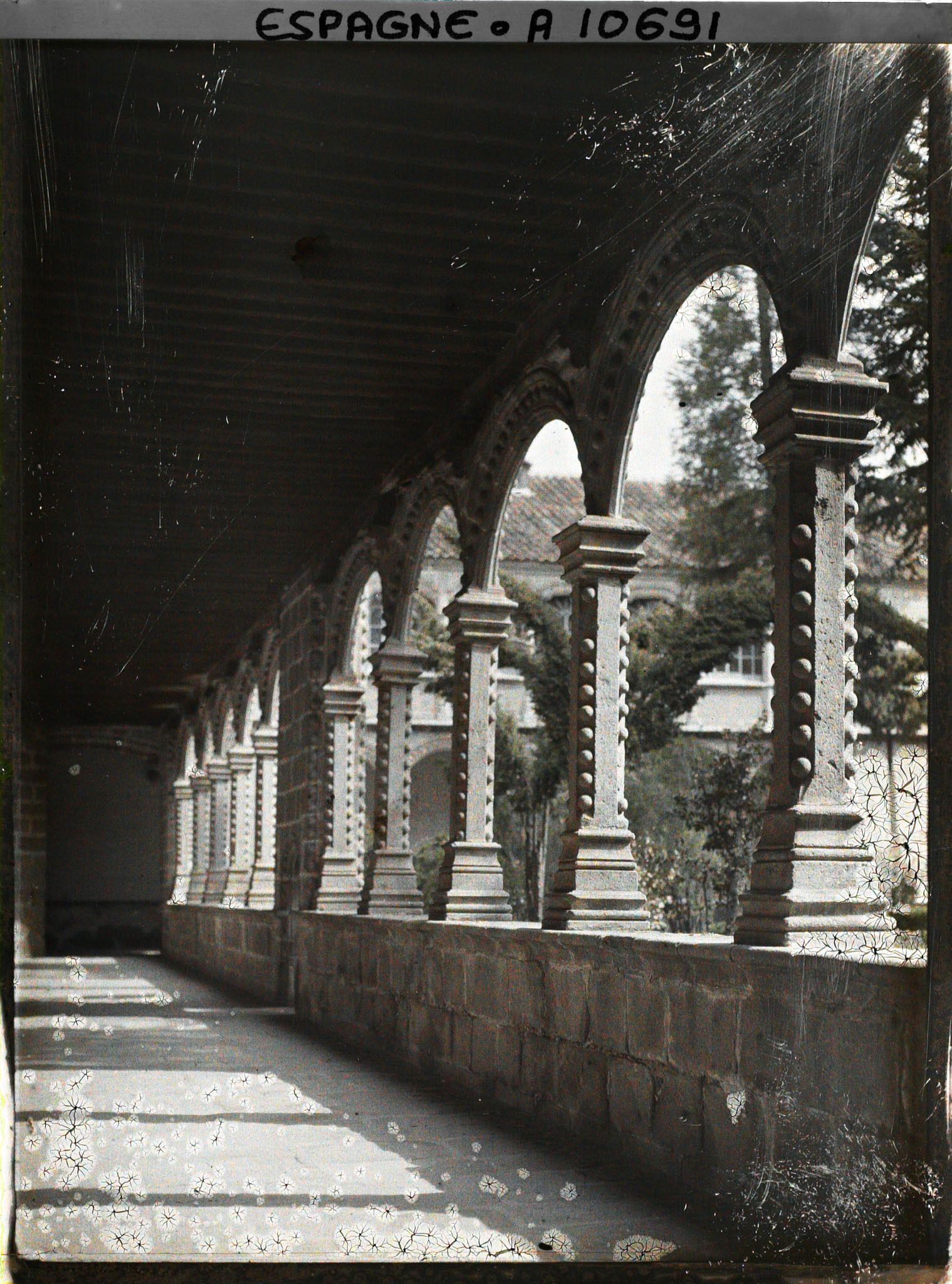 Image représentant Espagne, Avila, Le Cloître de S. Tomas en granite